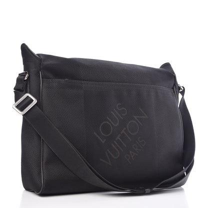 Louis Vuitton Damier Geant Messenger Bag Black 3 of 10