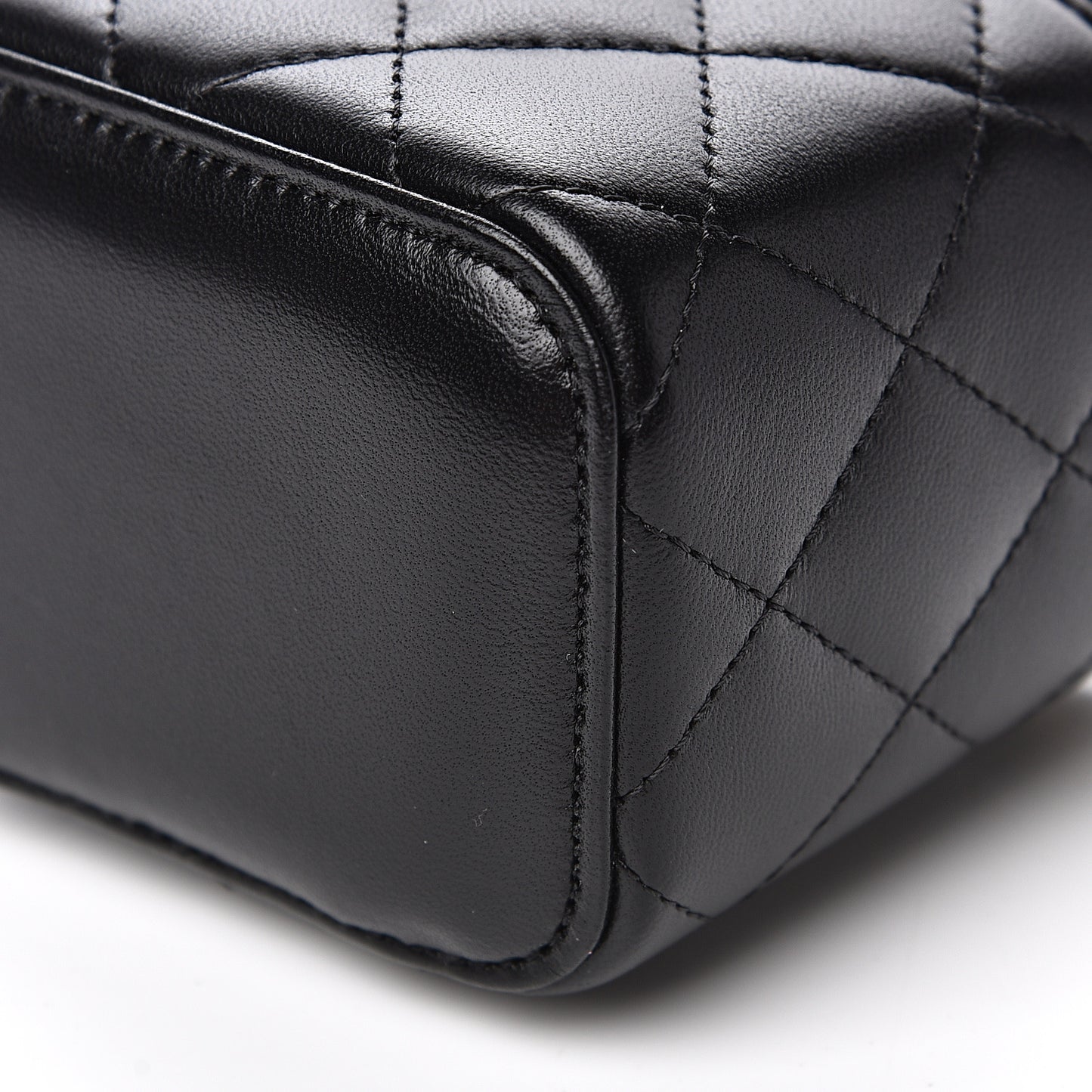 Lambskin Quilted Trendy Mini Vanity Case With Chain Black