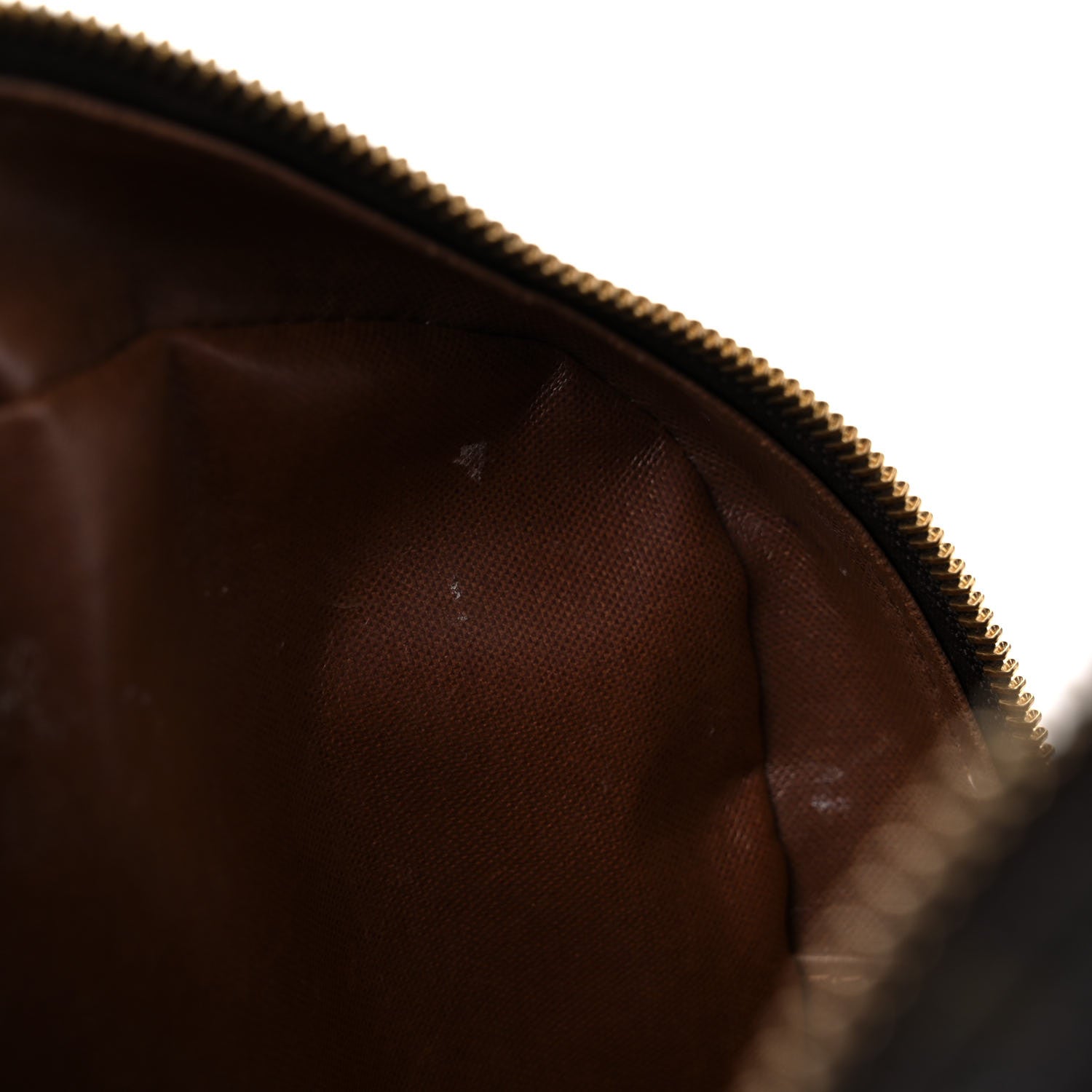 Louis Vuitton Monogram Toiletry Bag 25 13 of 22