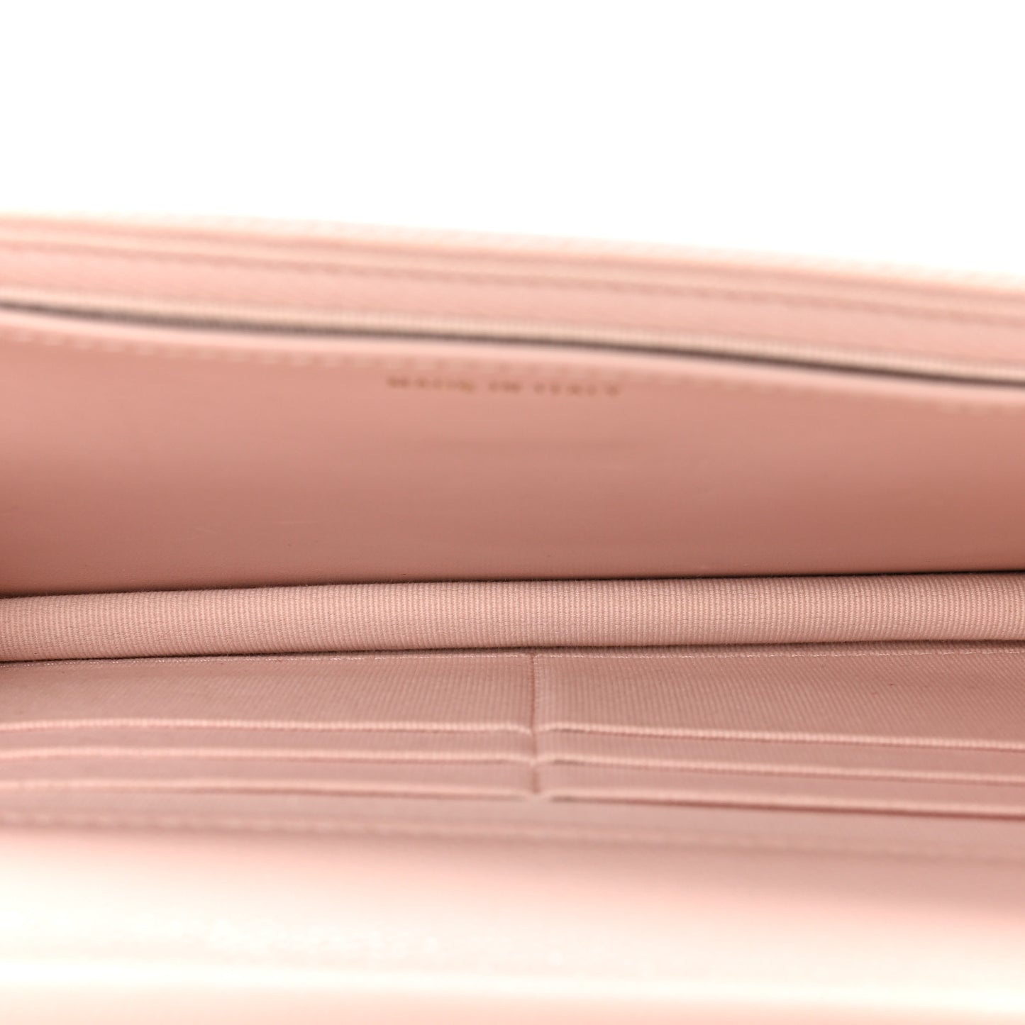Caviar Quilted Crystal Enamel CC Wallet On Chain WOC Light Pink