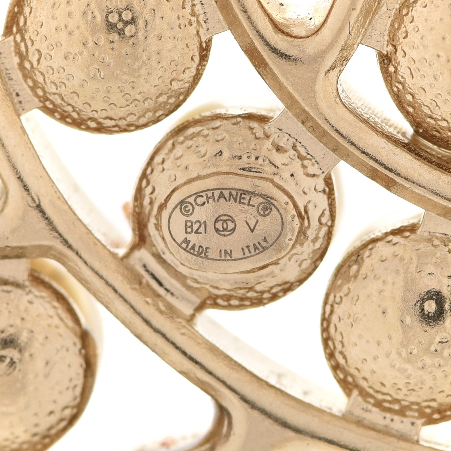 Chanel Pearl CC Brooch Light Gold 4 of 5