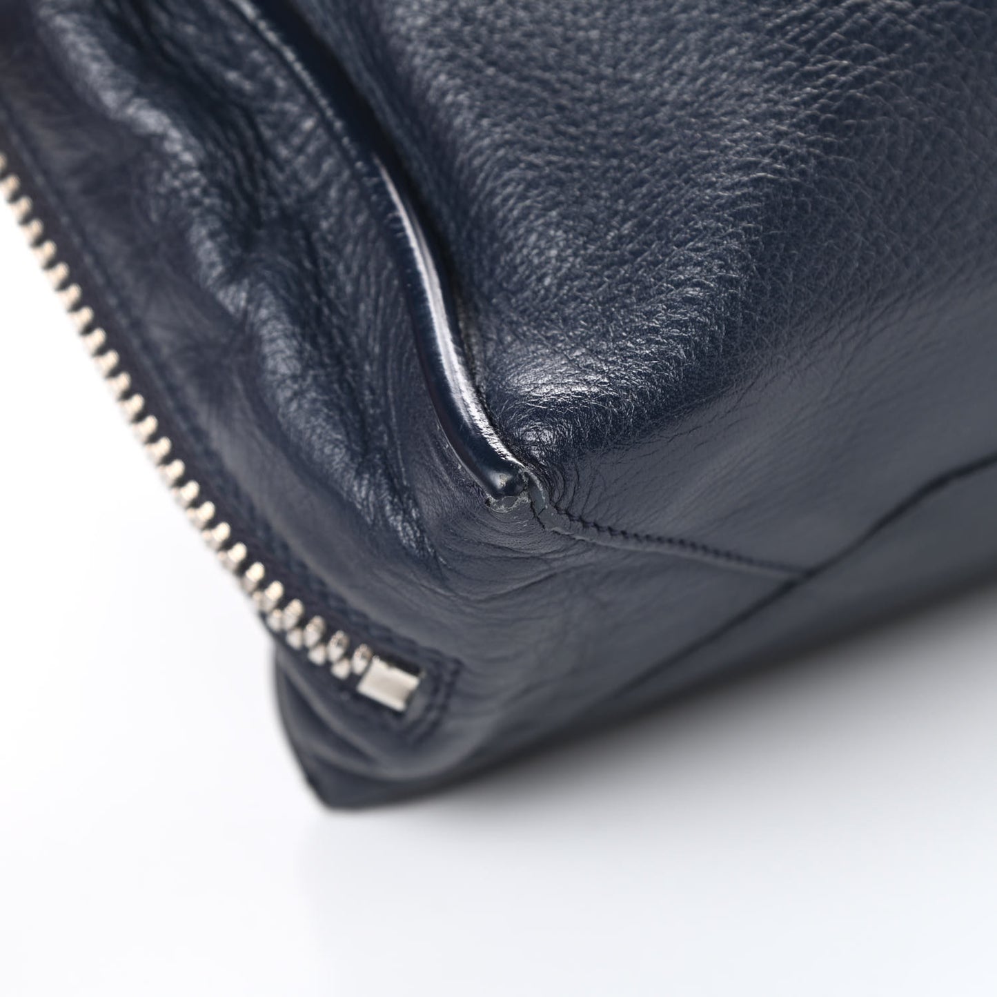 Veau Papier A6 Zip Around Tote Bleu Nuit
