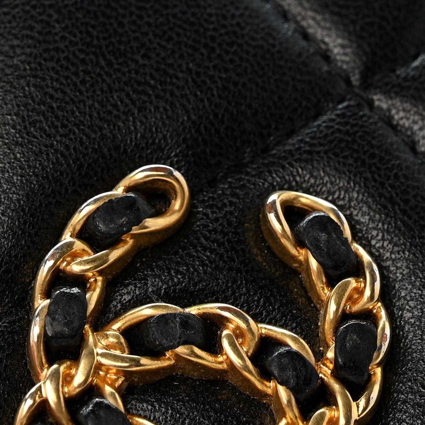 Lambskin Quilted Chanel 19 Card Holder Black