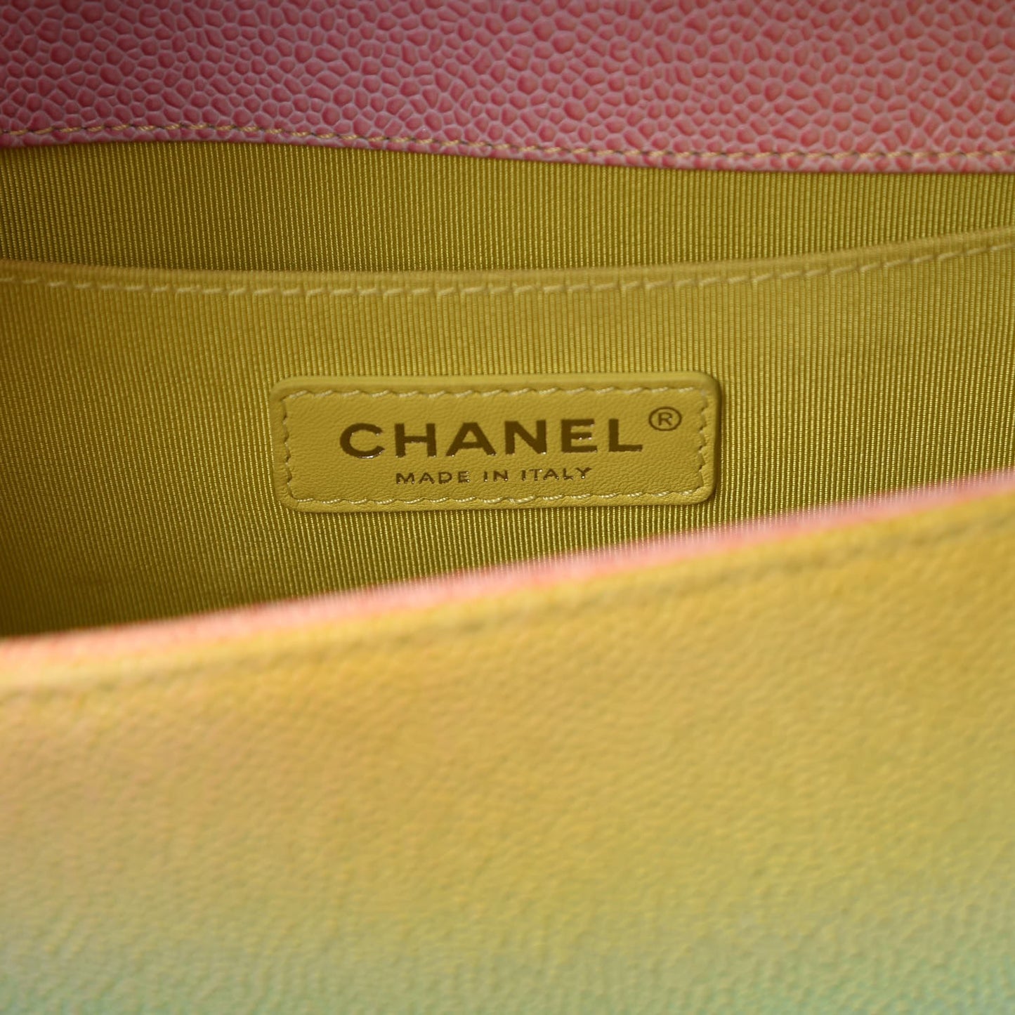 Caviar Quilted Medium Cuba Rainbow Boy Flap Multicolor