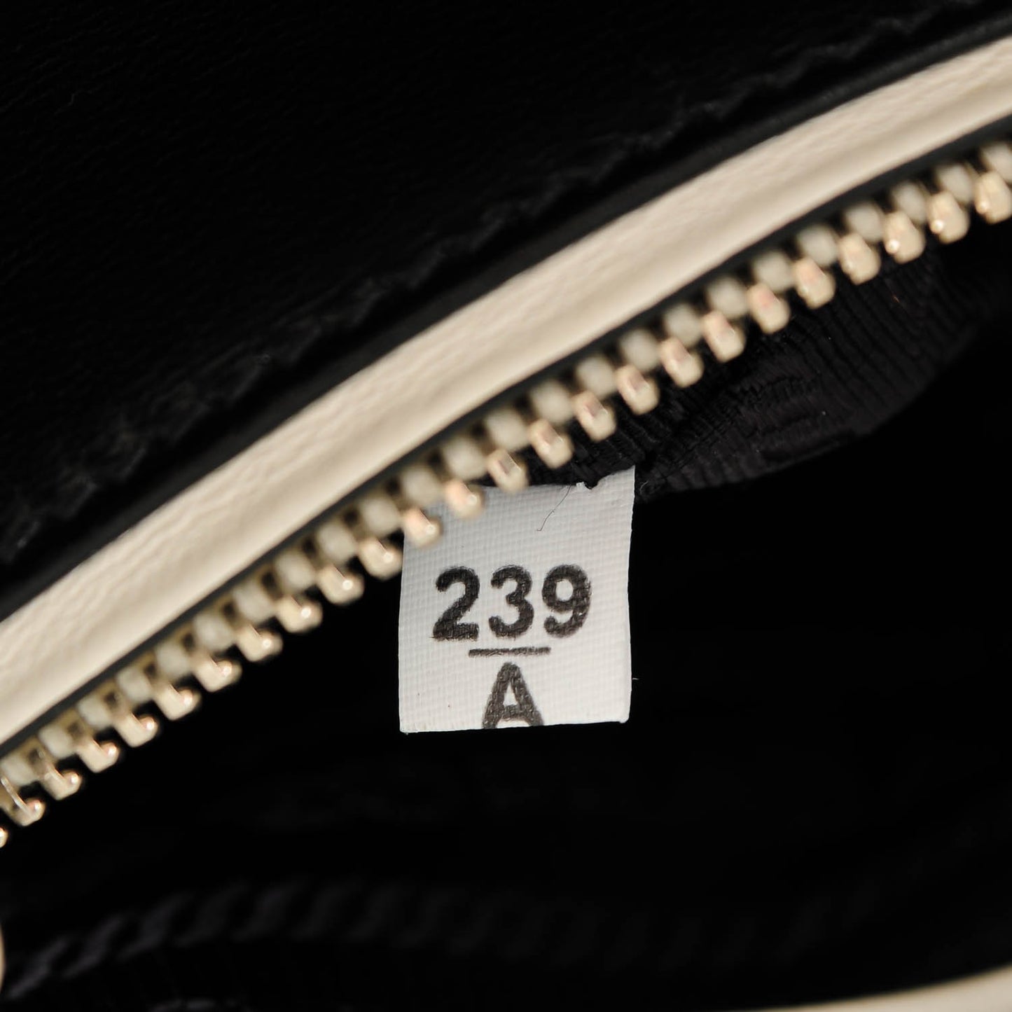 Soft Calf Studded Bucket Bag Bianco
