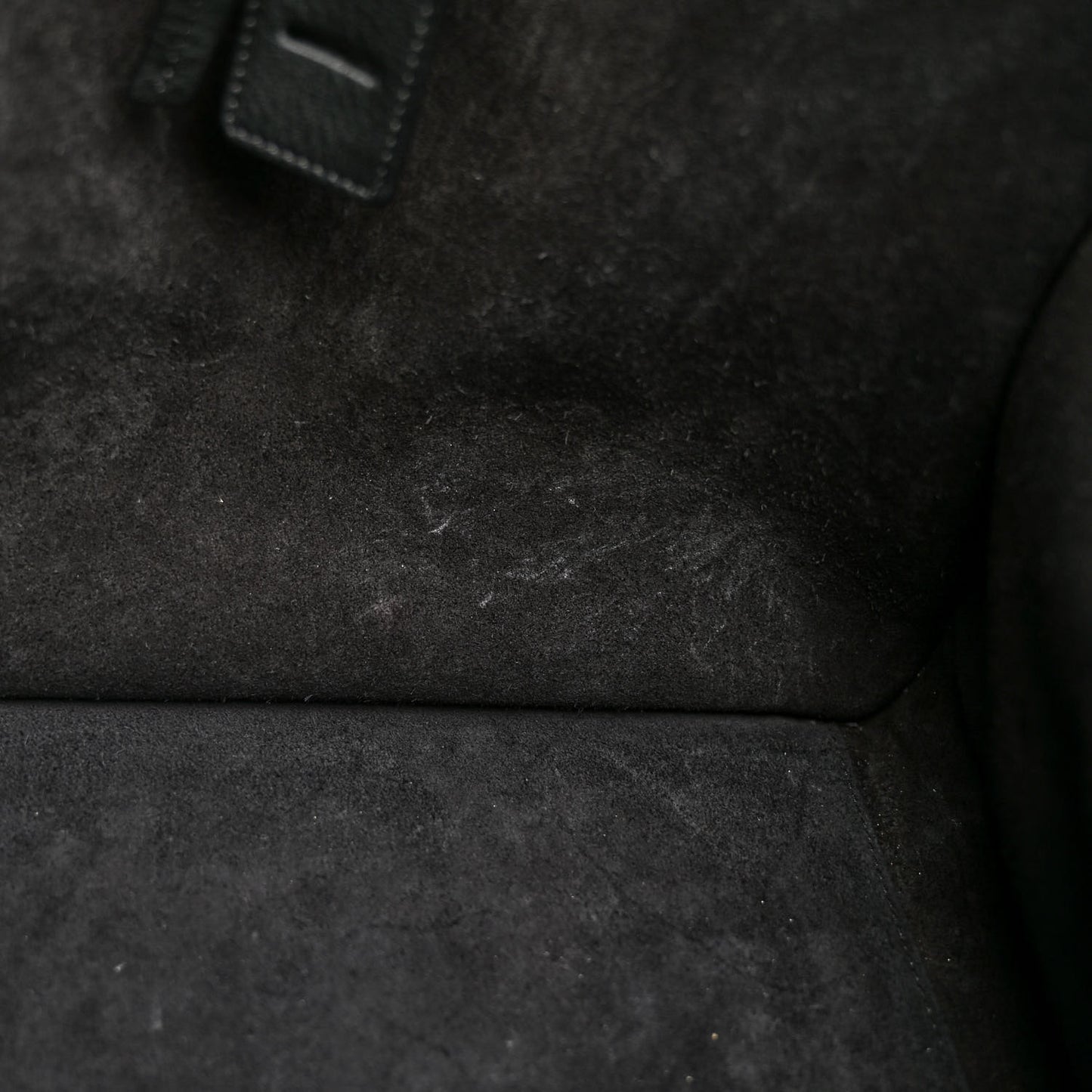 Supple Calfskin Medium Phantom Luggage Black