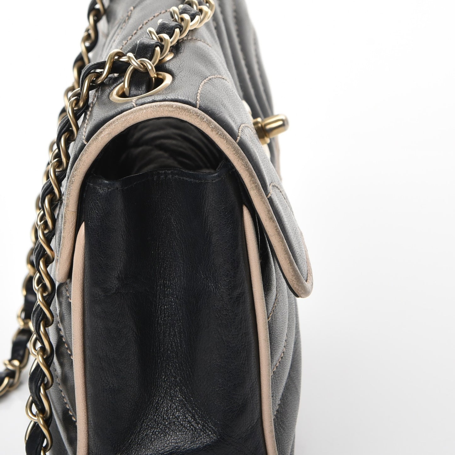 Lambskin Small Chevron Flap Black Beige