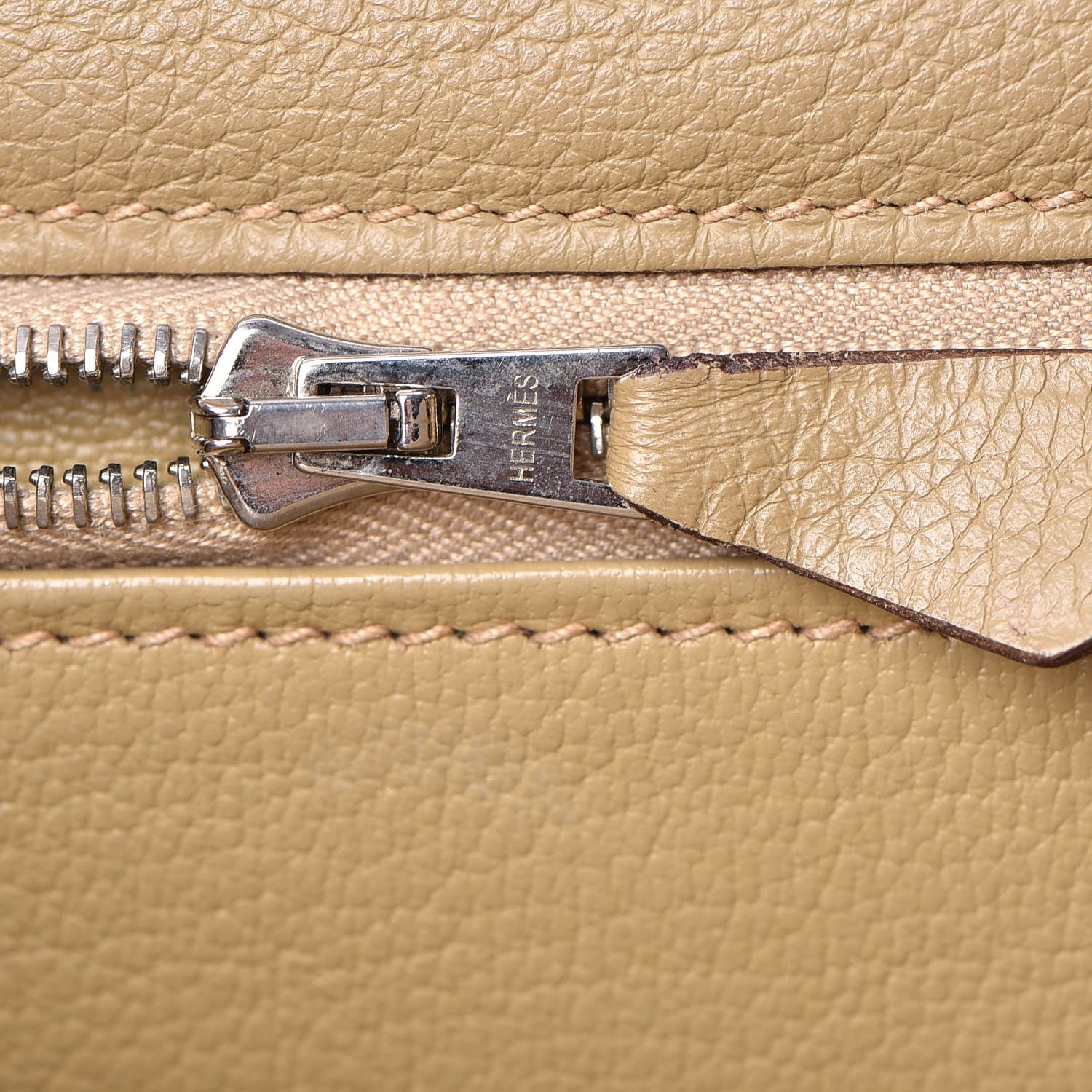 Hermes Togo Kelly Retourne 32 Trench 19 of 38