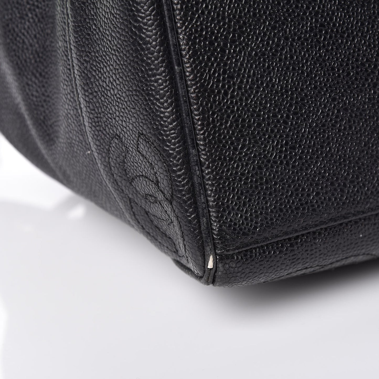 Caviar Drawstring Shoulder Bag Black