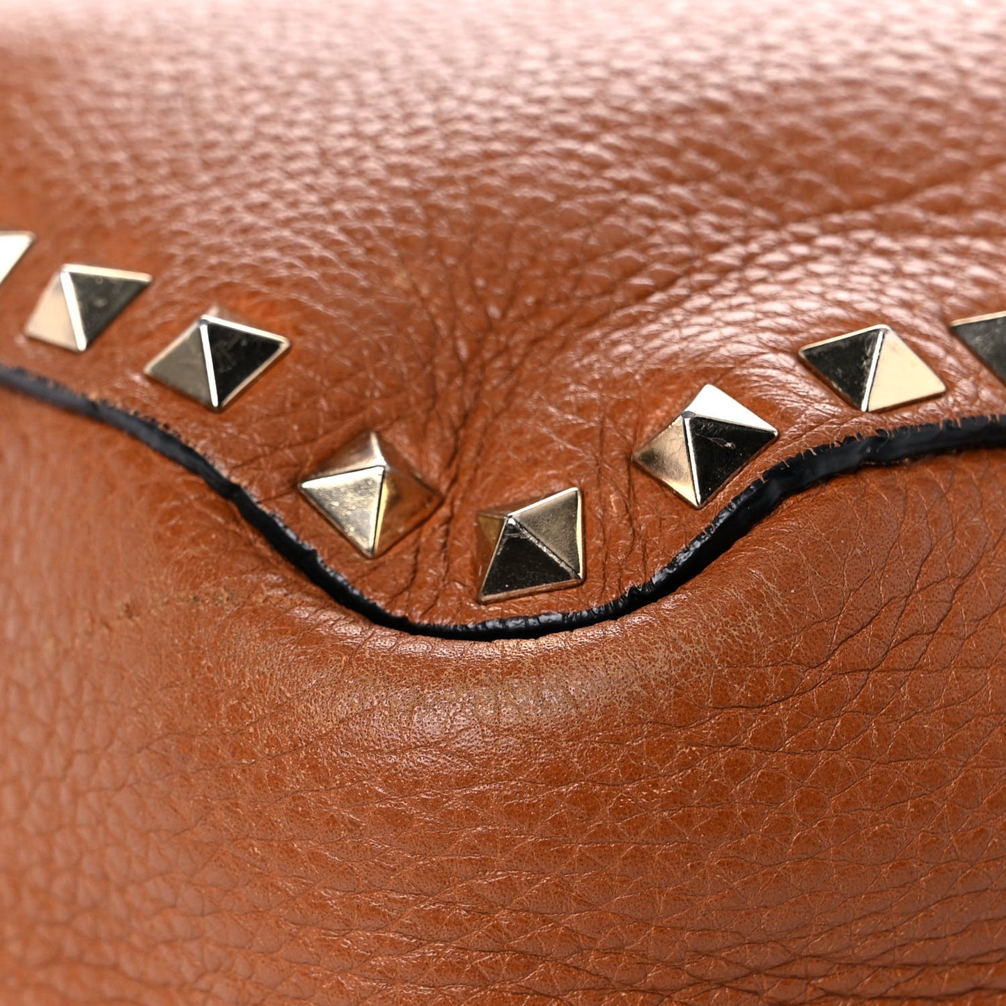 Pebbled Calfskin Large Rockstud Flip-Lock Messenger Bag Light Cuir