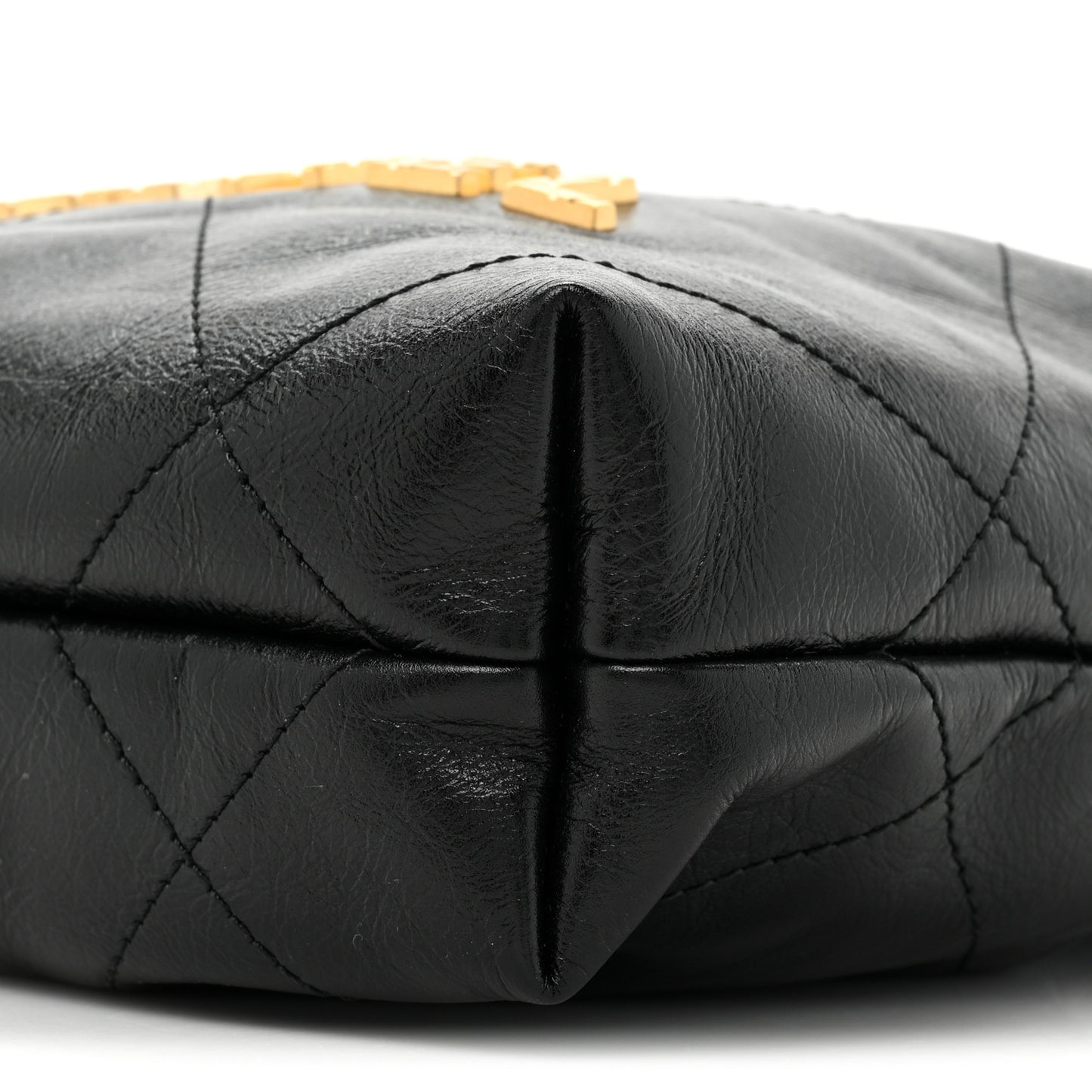 Shiny Crumpled Calfskin Quilted Pearl Mini Chanel 22 Black