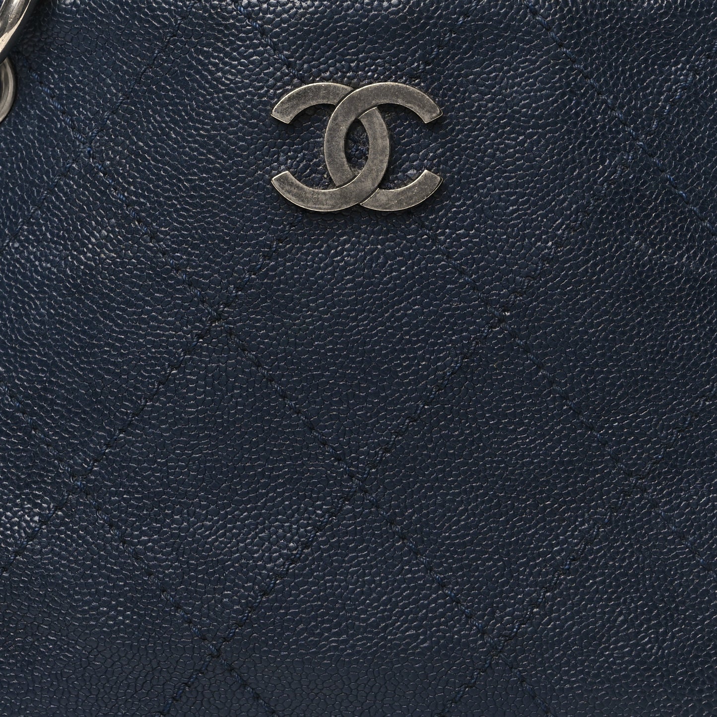 Distressed Caviar Outdoor Ligne Tote Navy