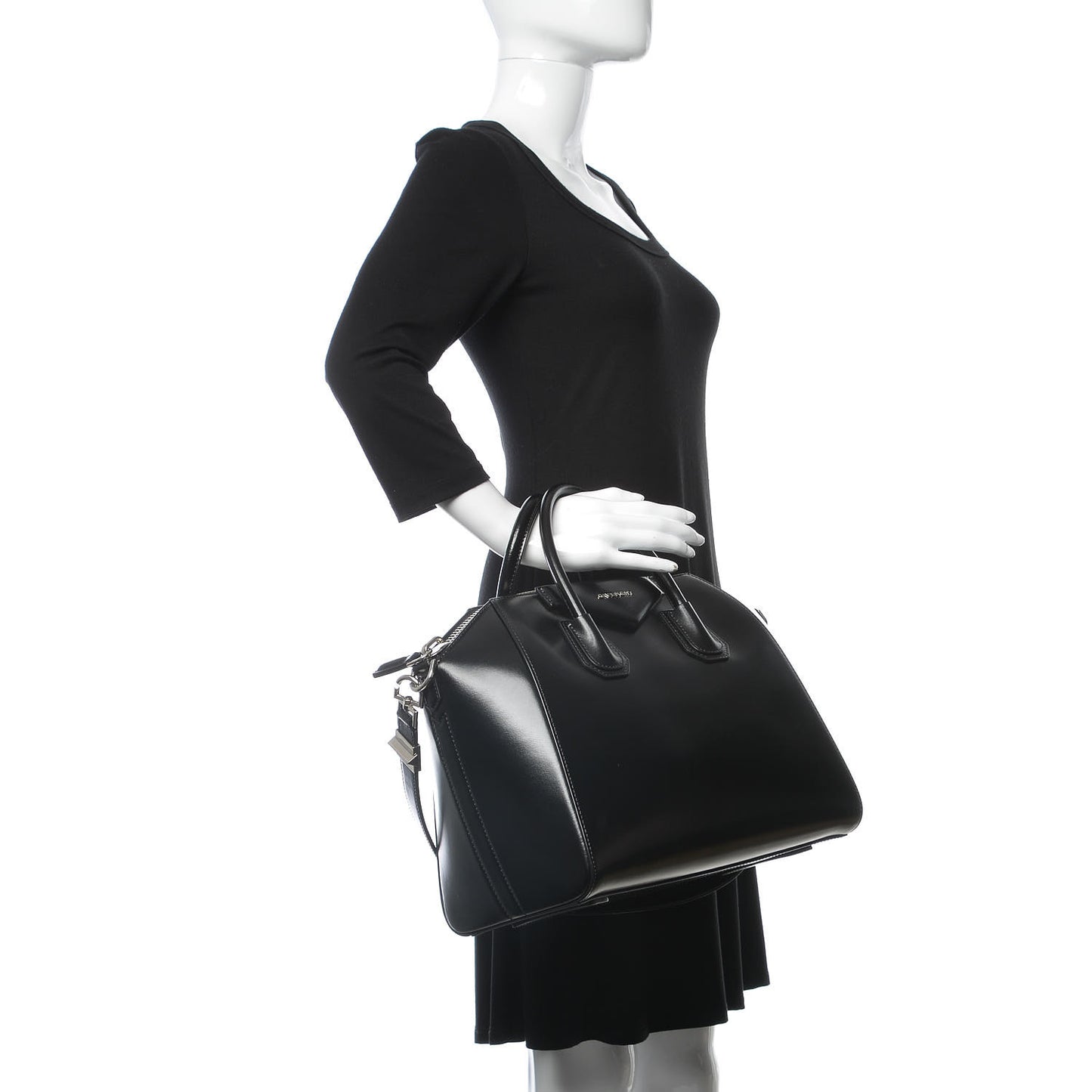 Shiny Lord Calfskin Medium Antigona Black