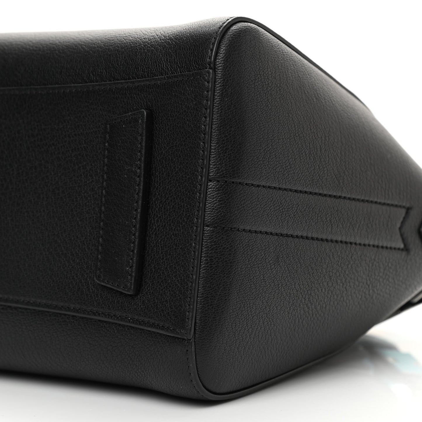 Sugar Goatskin Medium Antigona Black