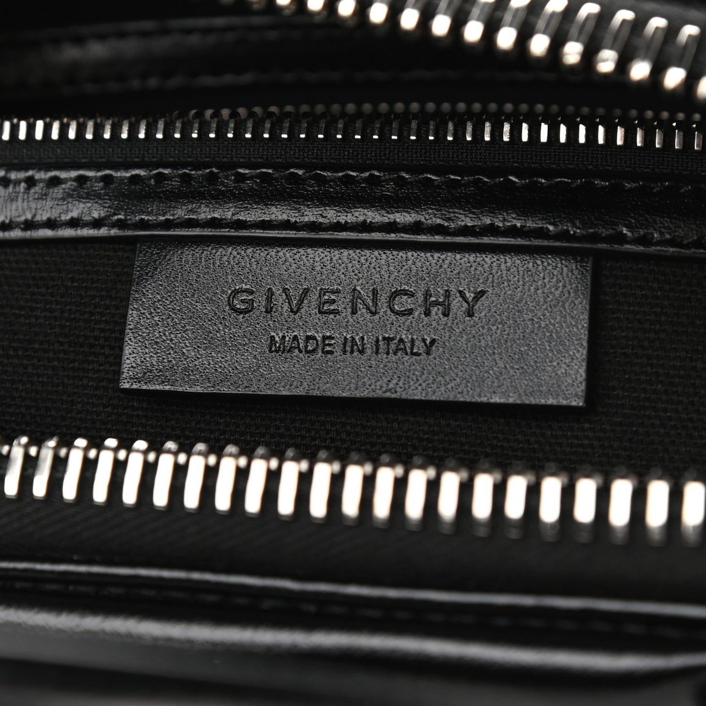 Shiny Lord Calfskin Small Antigona Black