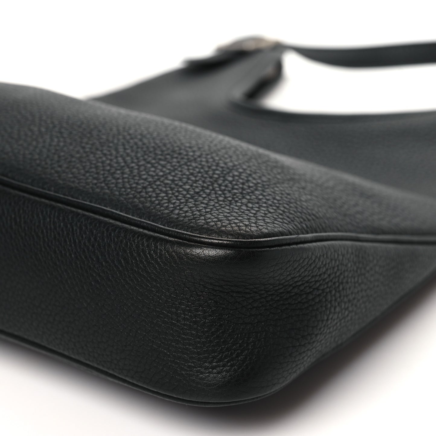 Togo Massai Cut 32 Black