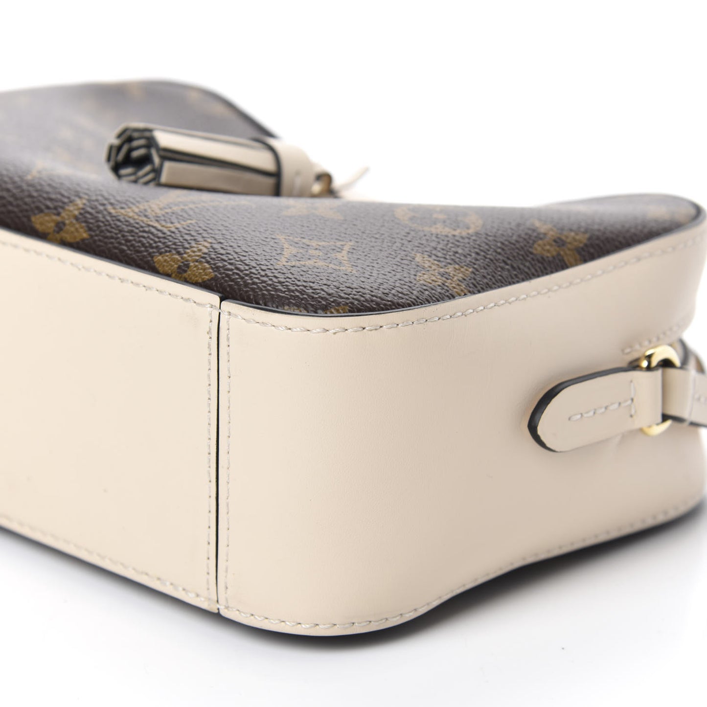 Monogram Saintonge Creme