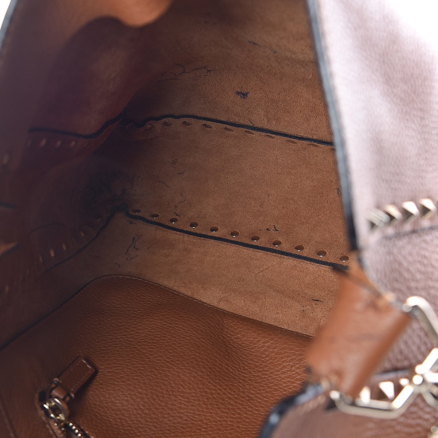 Valentino Garavani Pebbled Calfskin Large Rockstud Flip-Lock Messenger Bag Light Cuir 7 of 13