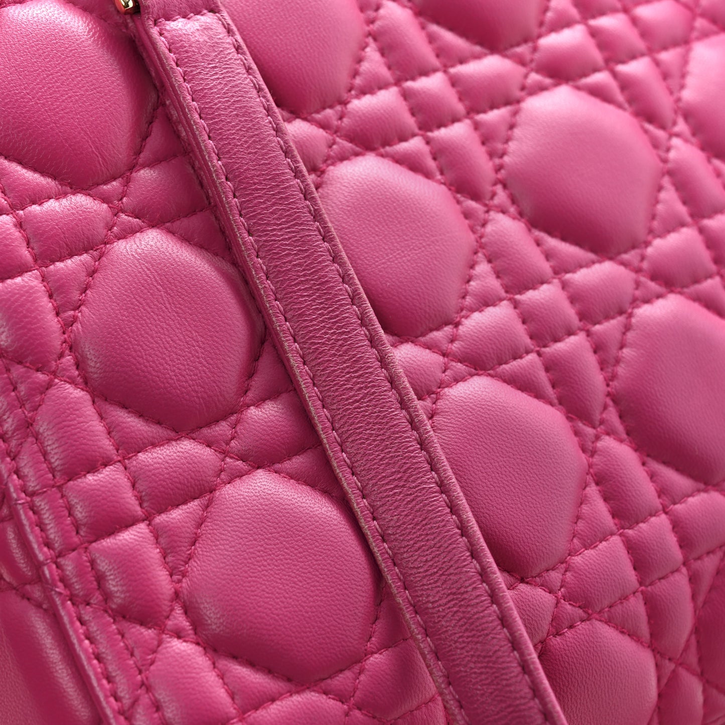 Lambskin Cannage Medium Lady Dior Fuchsia