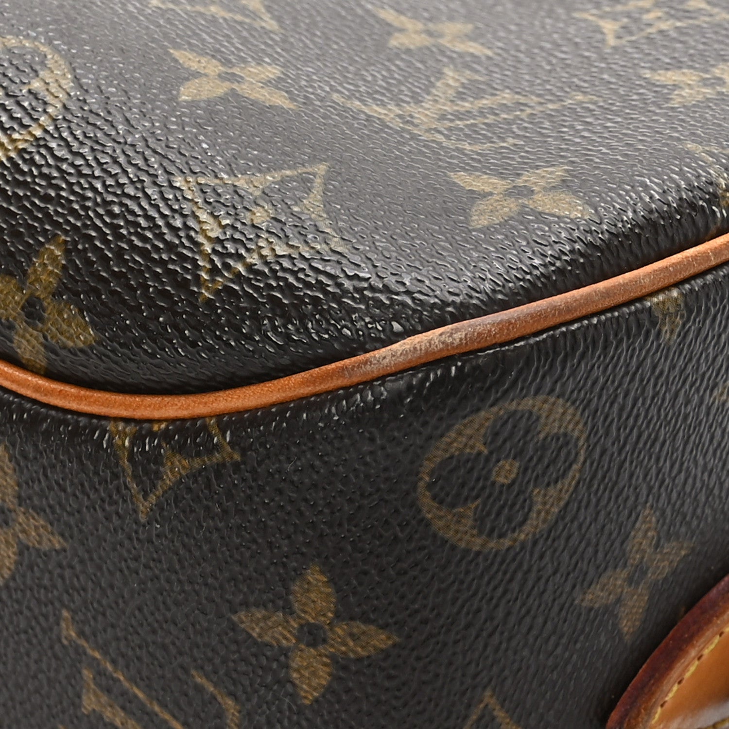 Louis Vuitton Monogram Blois 8 of 10