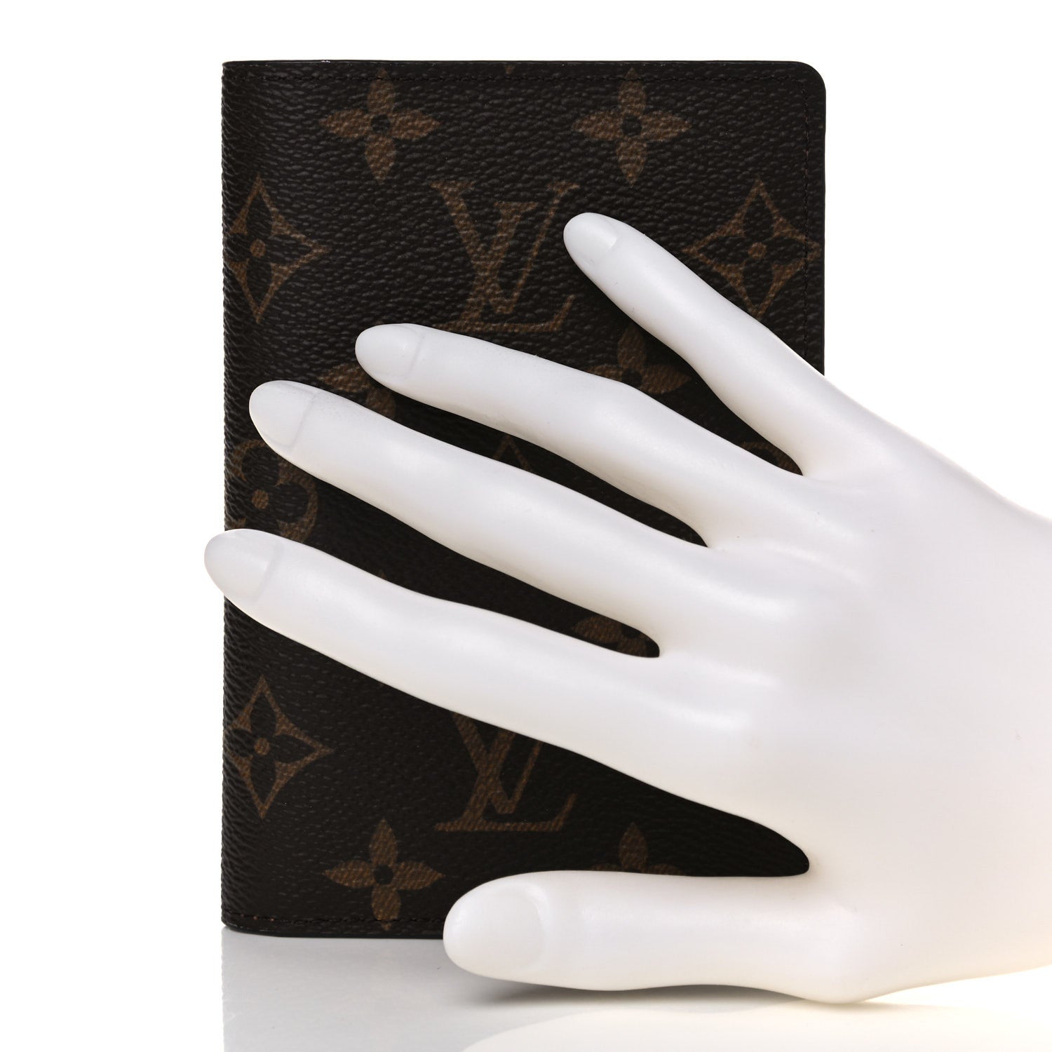 Louis Vuitton Monogram Passport Cover 2 of 8