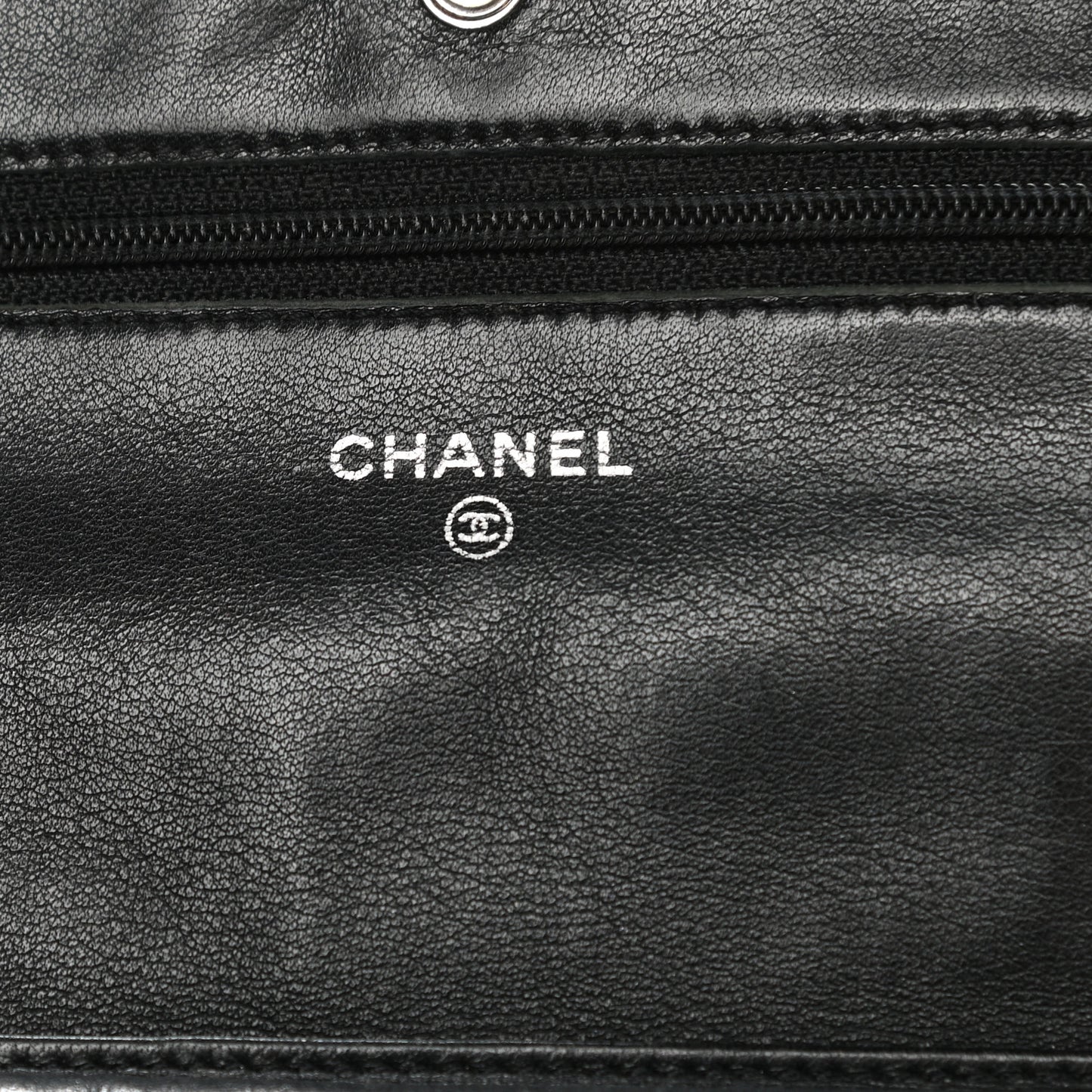 Patent Quilted Wallet On Chain WOC Black