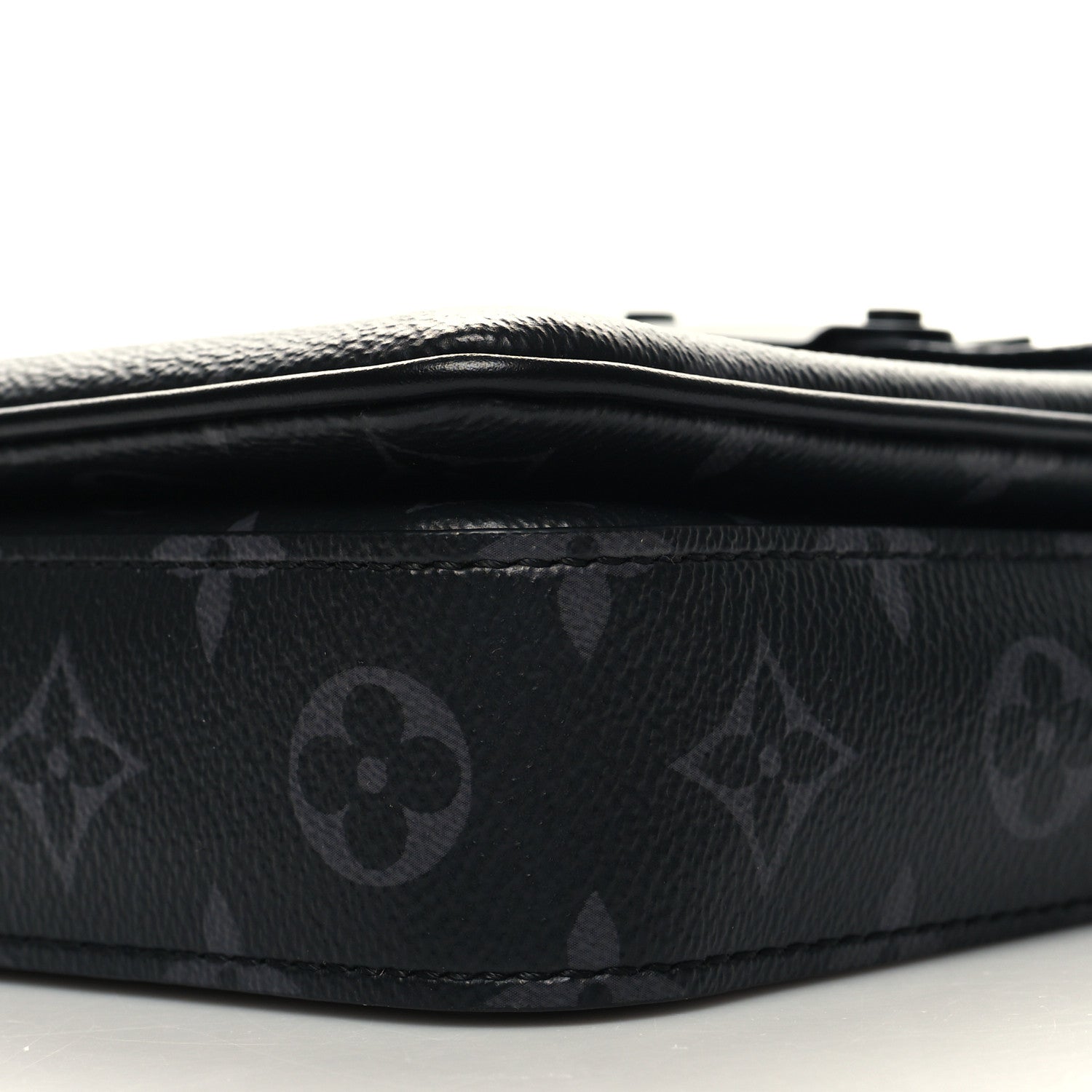 Louis Vuitton Taurillon Monogram S Lock Wearable Wallet Black 10 of 10