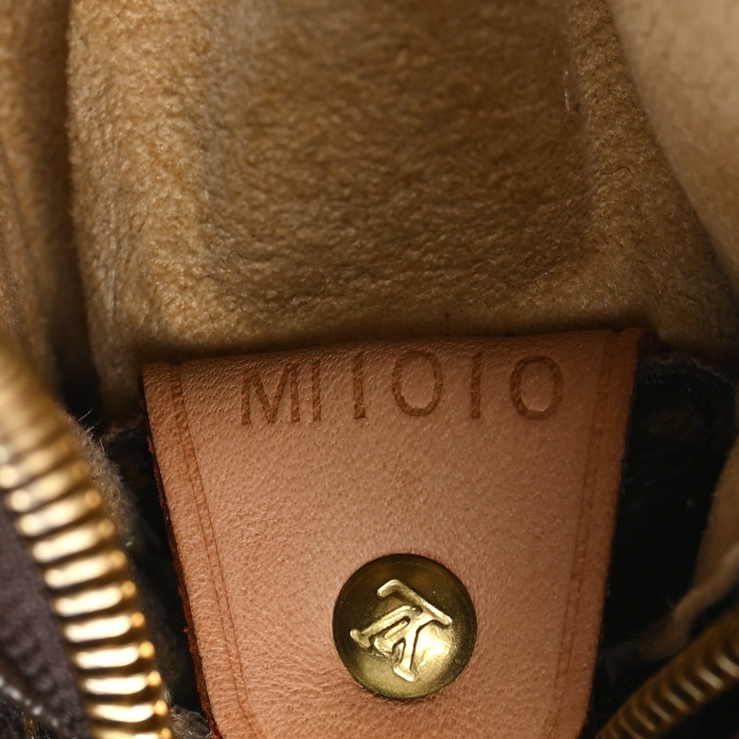 Louis Vuitton Monogram Looping GM 6 of 9