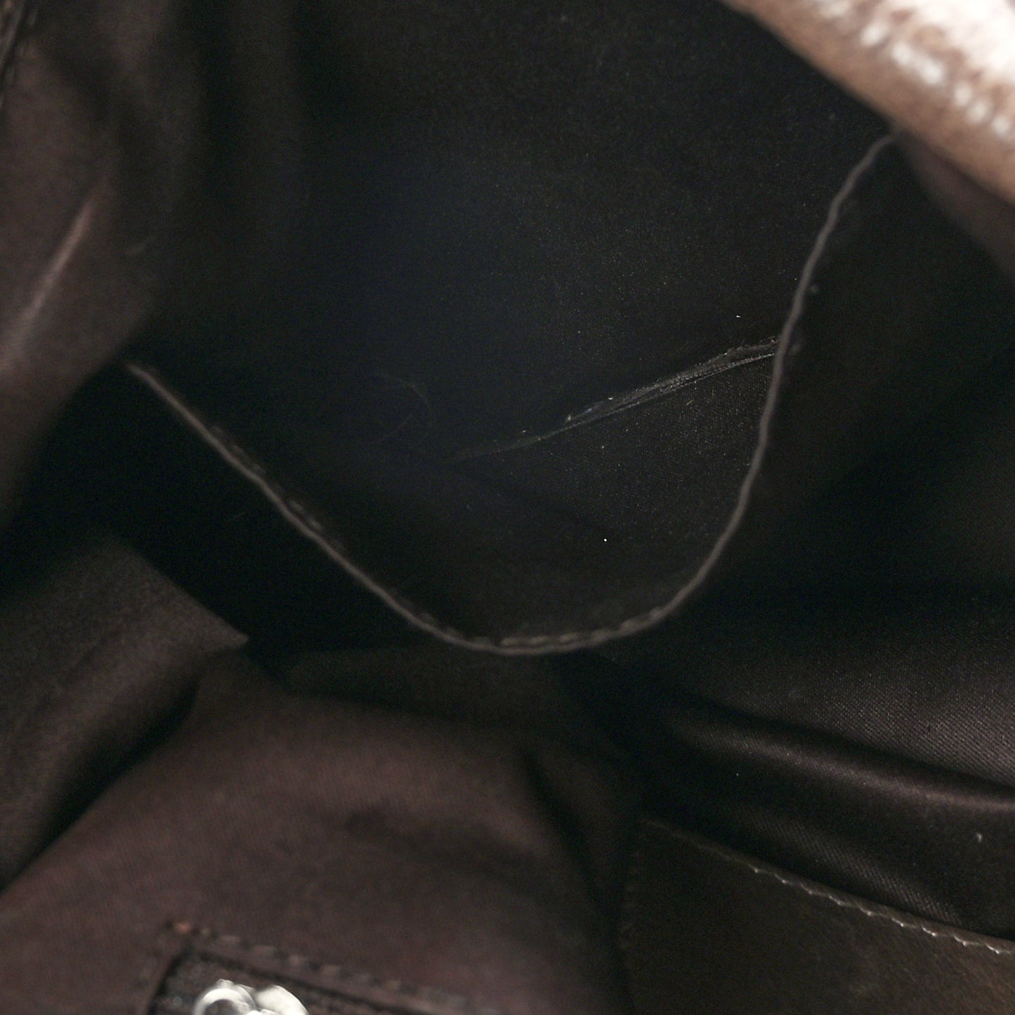 Glazed Calfskin Stitched On The Road Flap Beige