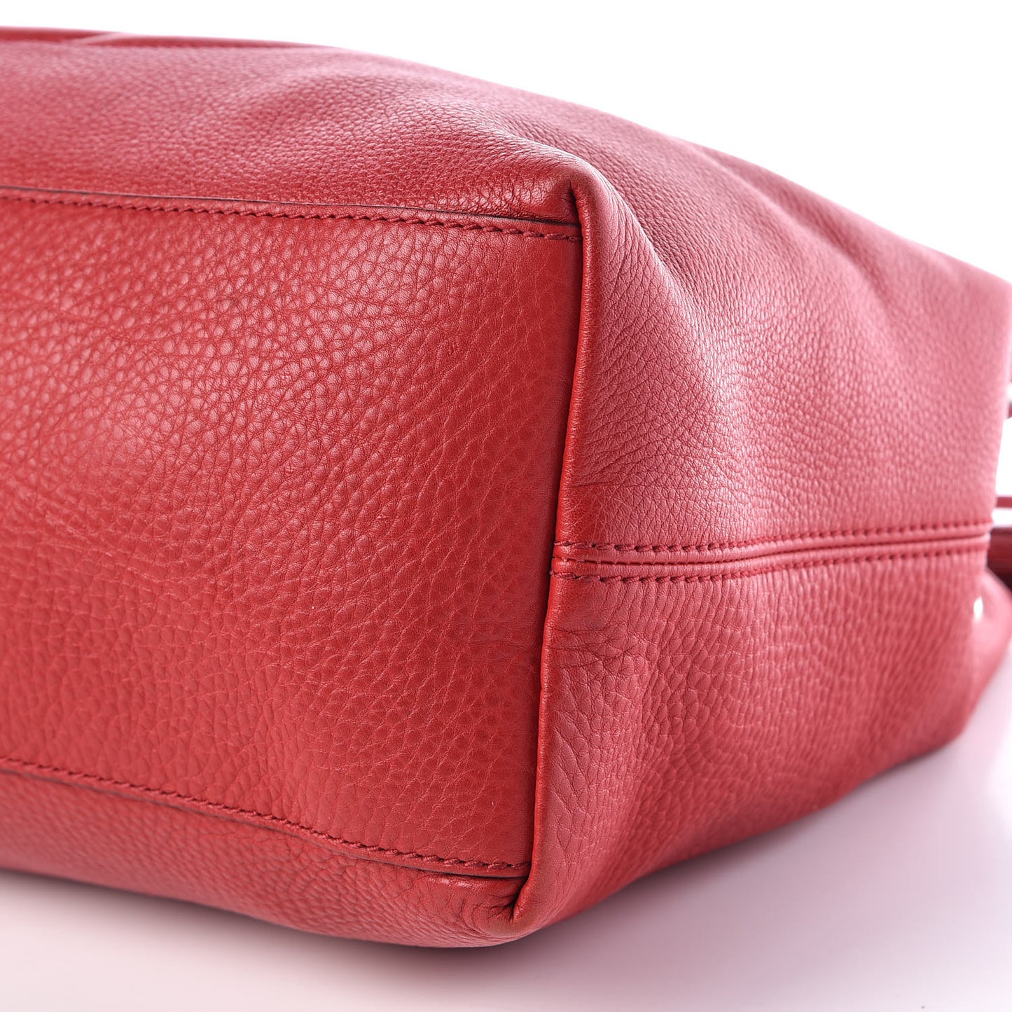 Pebbled Calfskin Medium Soho Chain Shoulder Bag Tabasco Red