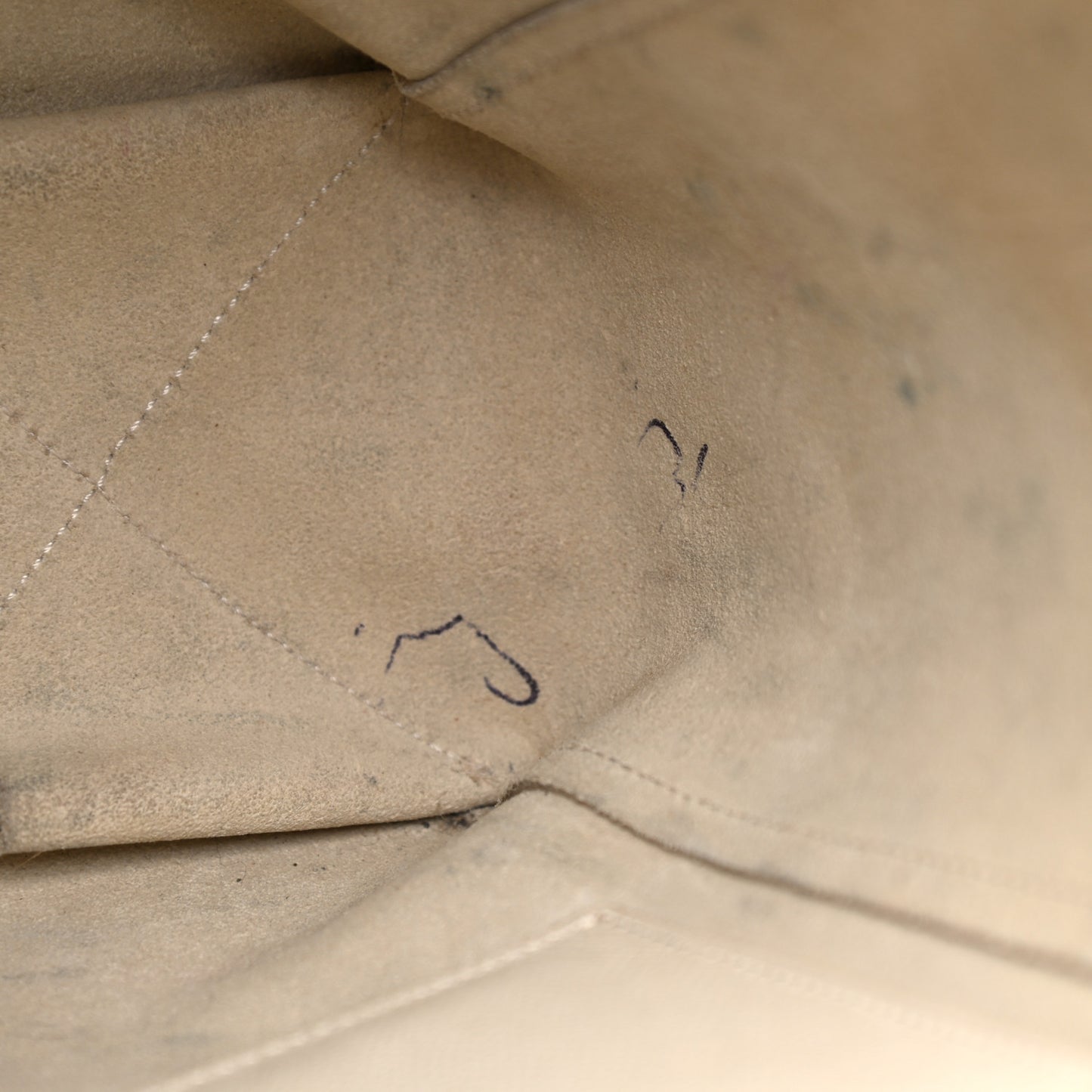 Grained Calfskin Small Vertical Cabas Cream