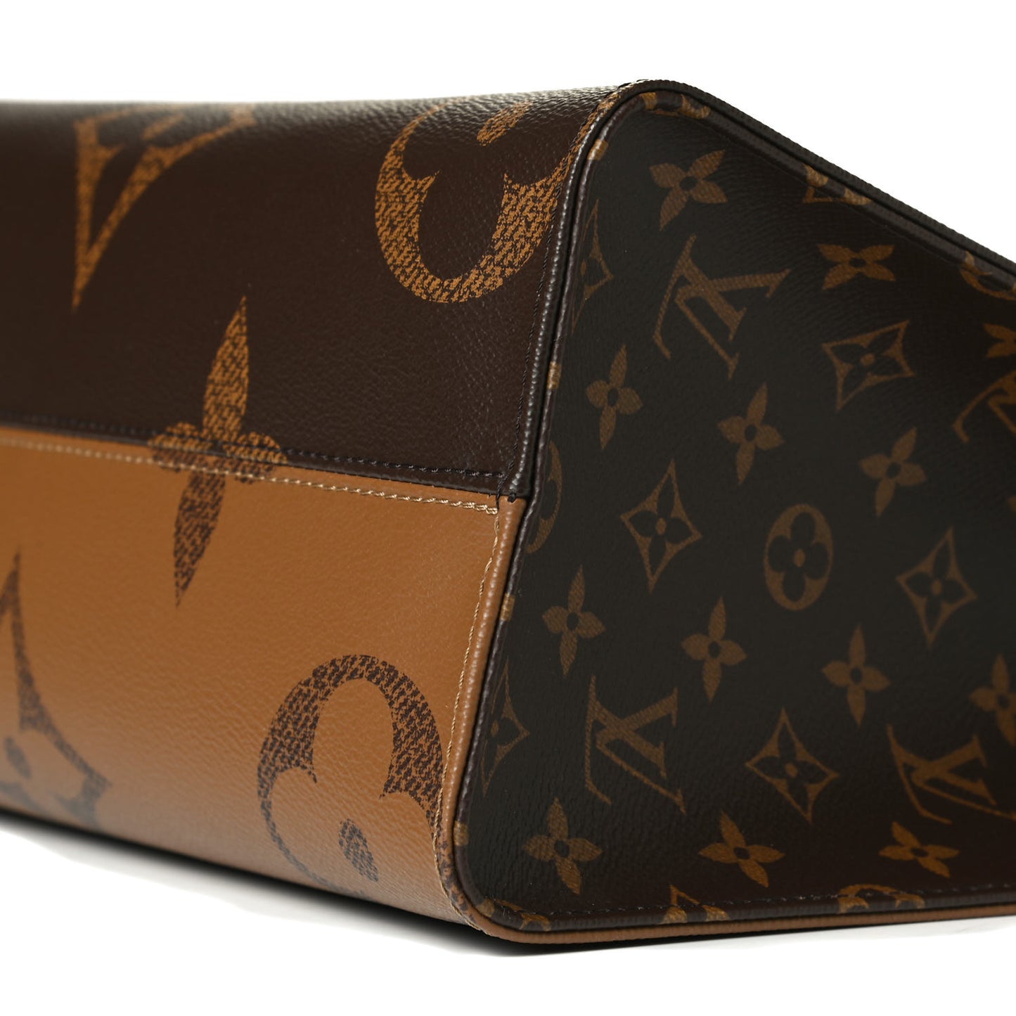 Reverse Monogram Giant Onthego MM