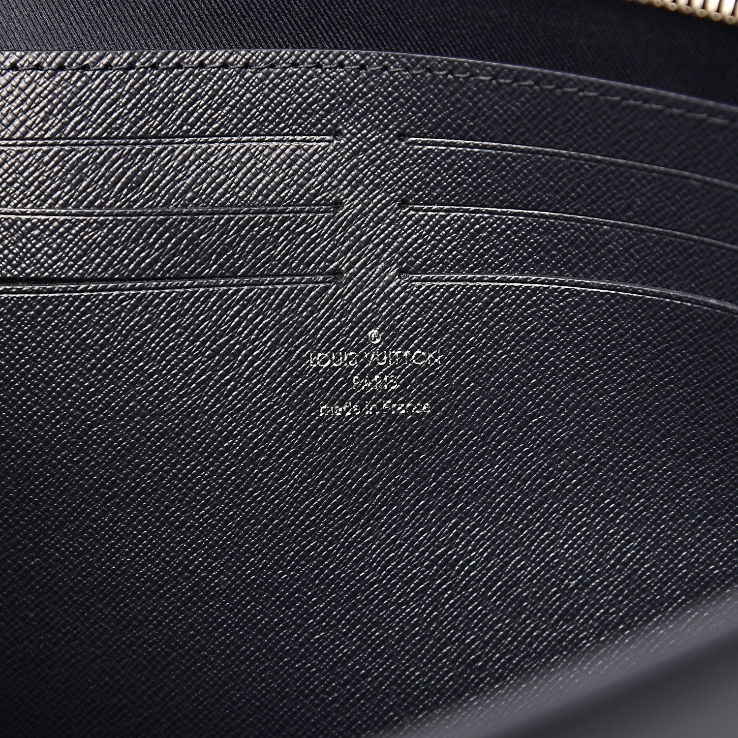Louis Vuitton Savane Monogram Chapman Pochette Voyage GM Dune 5 of 8