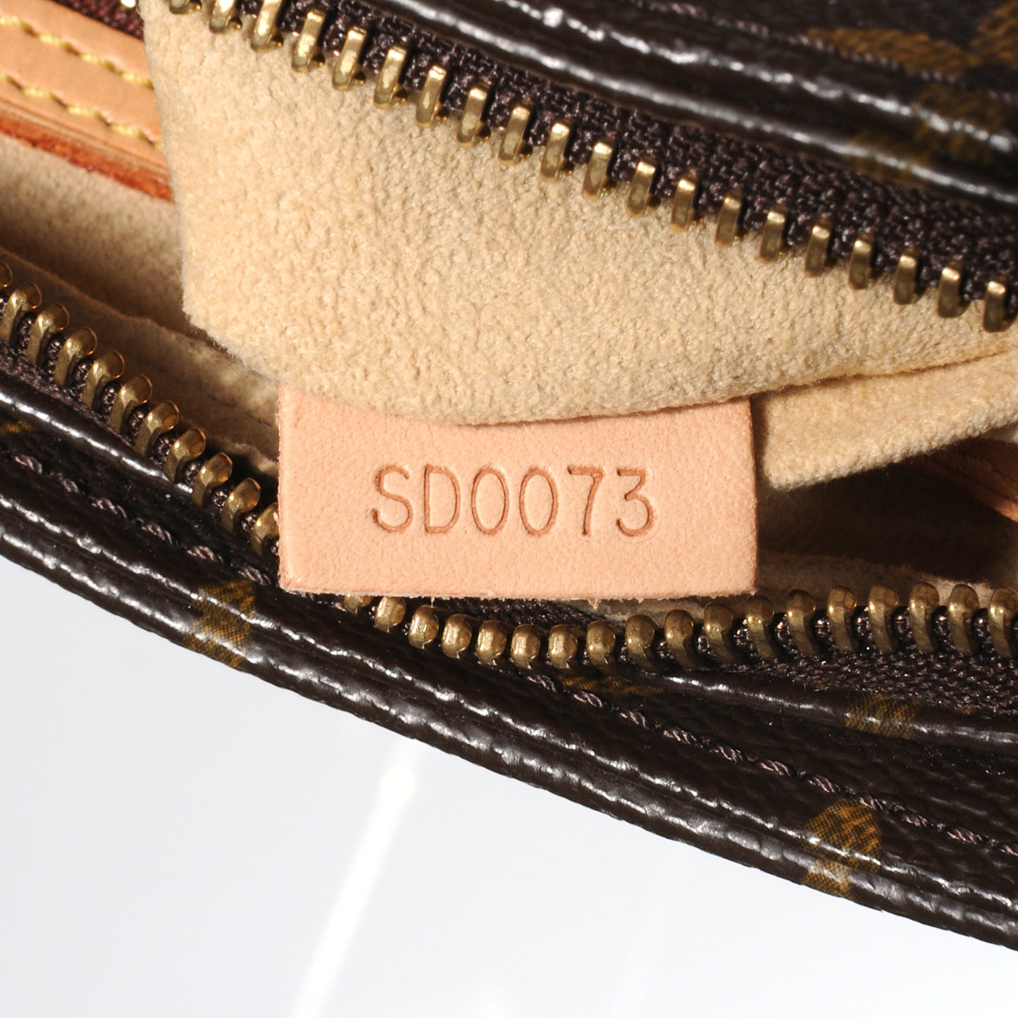 Monogram Looping MM
