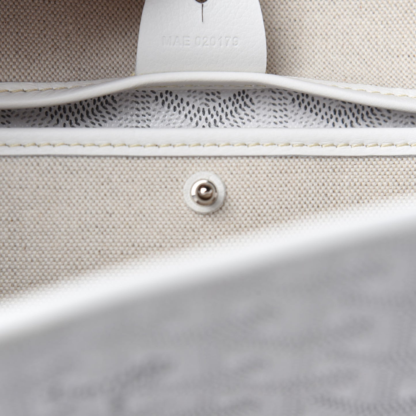 Goyardine Artois MM White