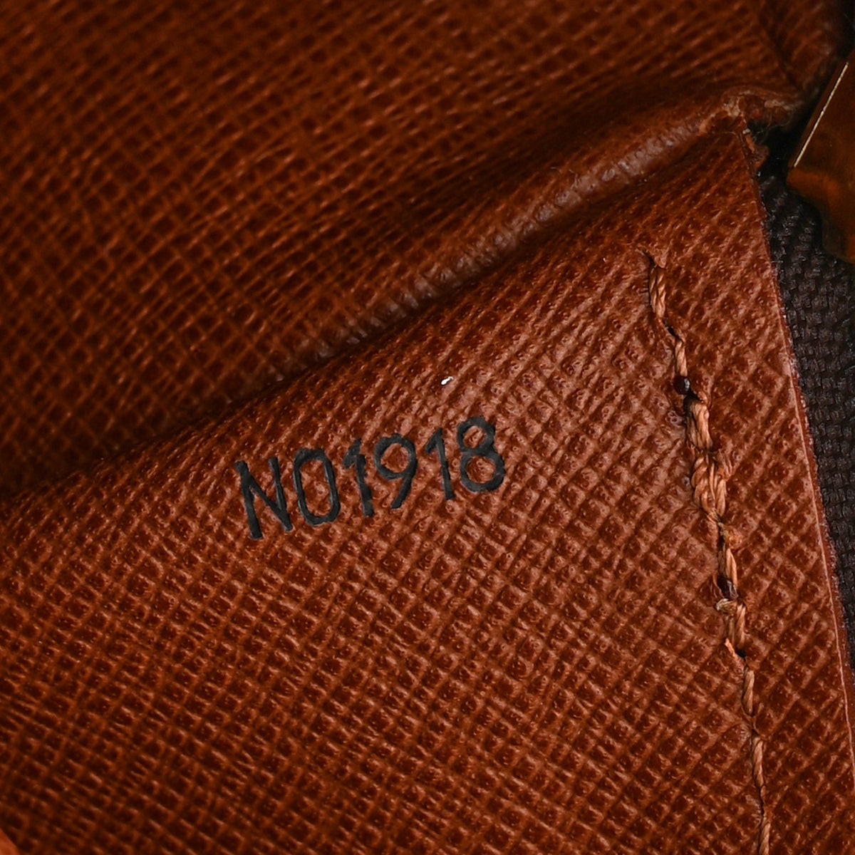 Monogram Papillon 26