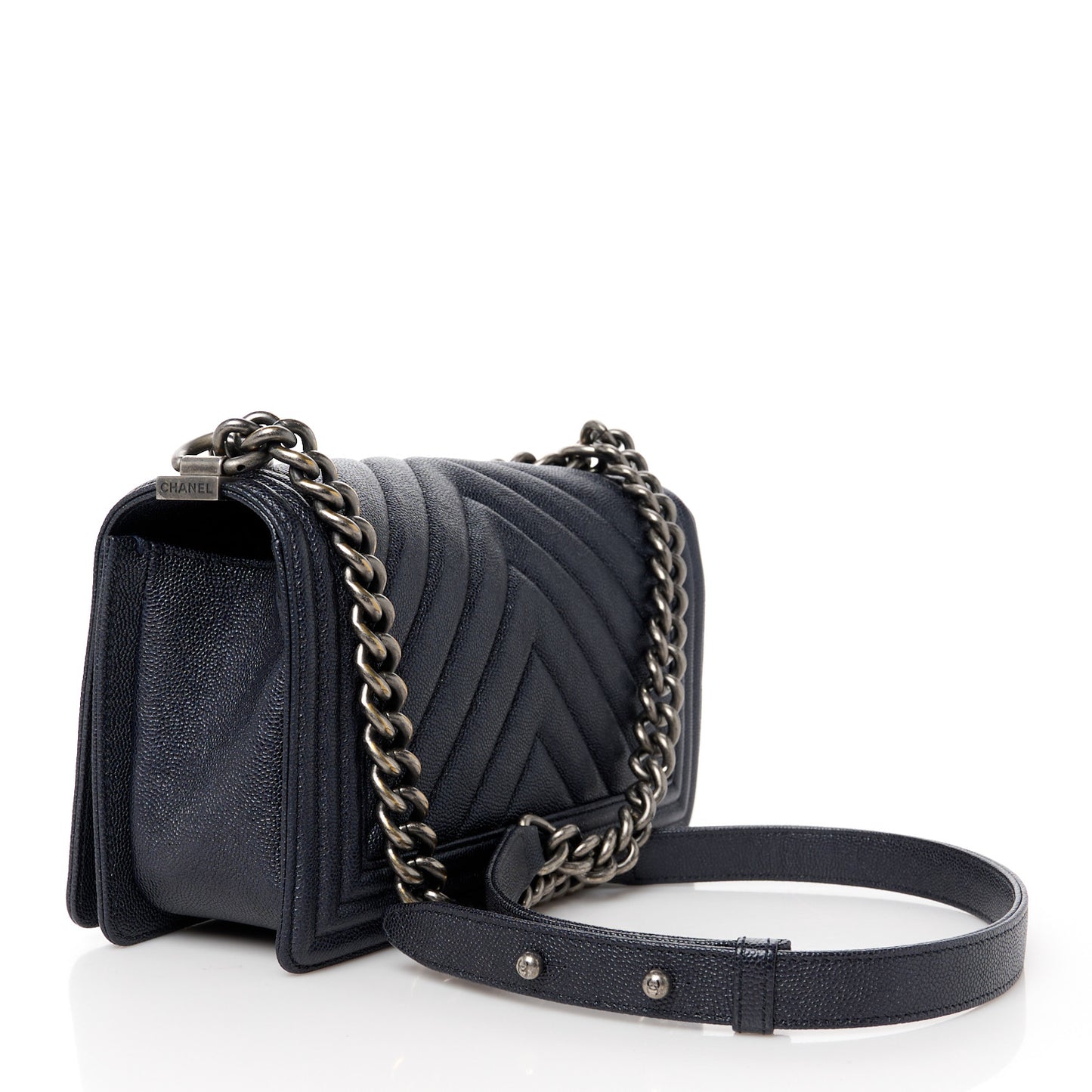 Caviar Chevron Quilted Medium Boy Flap Black