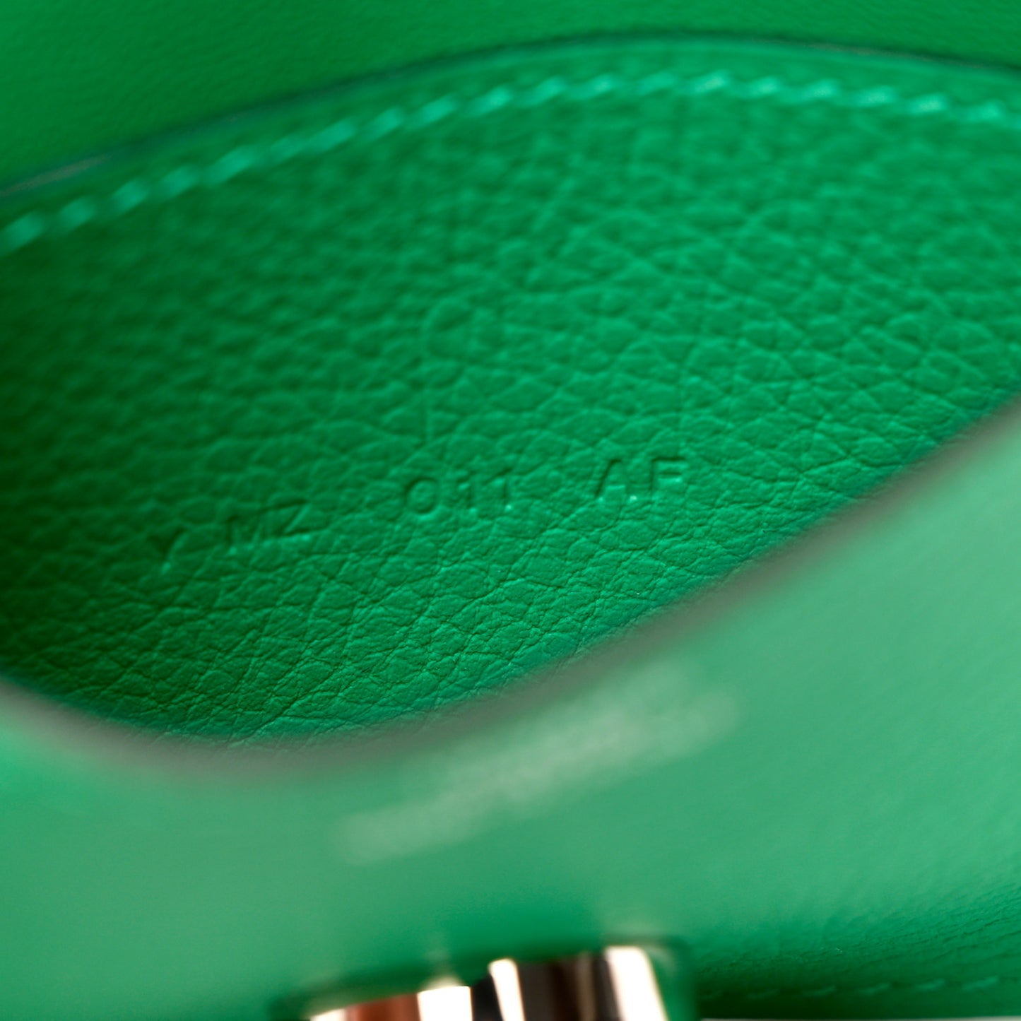 Togo Dogon Card Case Vert Vertigo