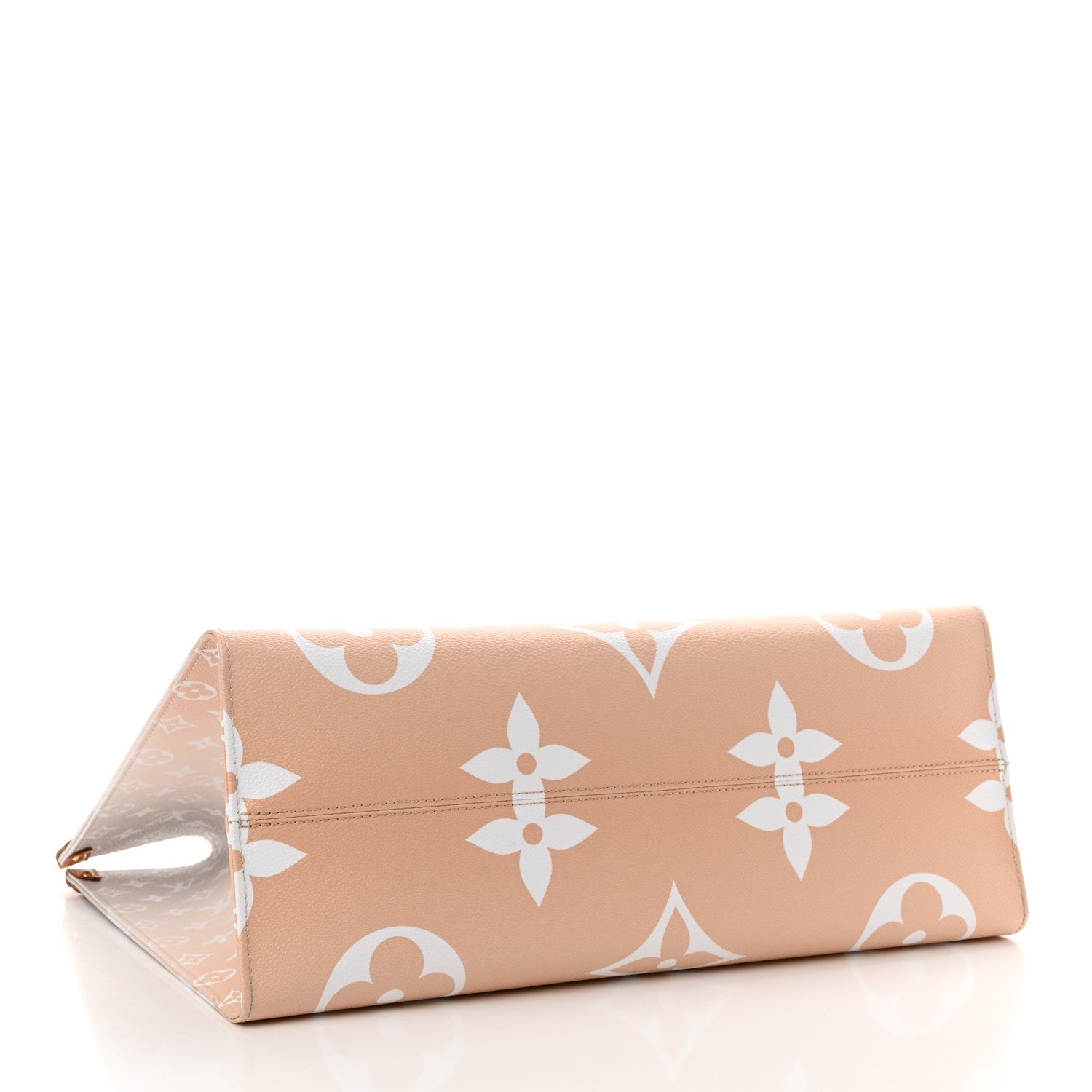 Louis Vuitton Monogram Giant By The Pool OnTheGo GM Brume 4 of 16