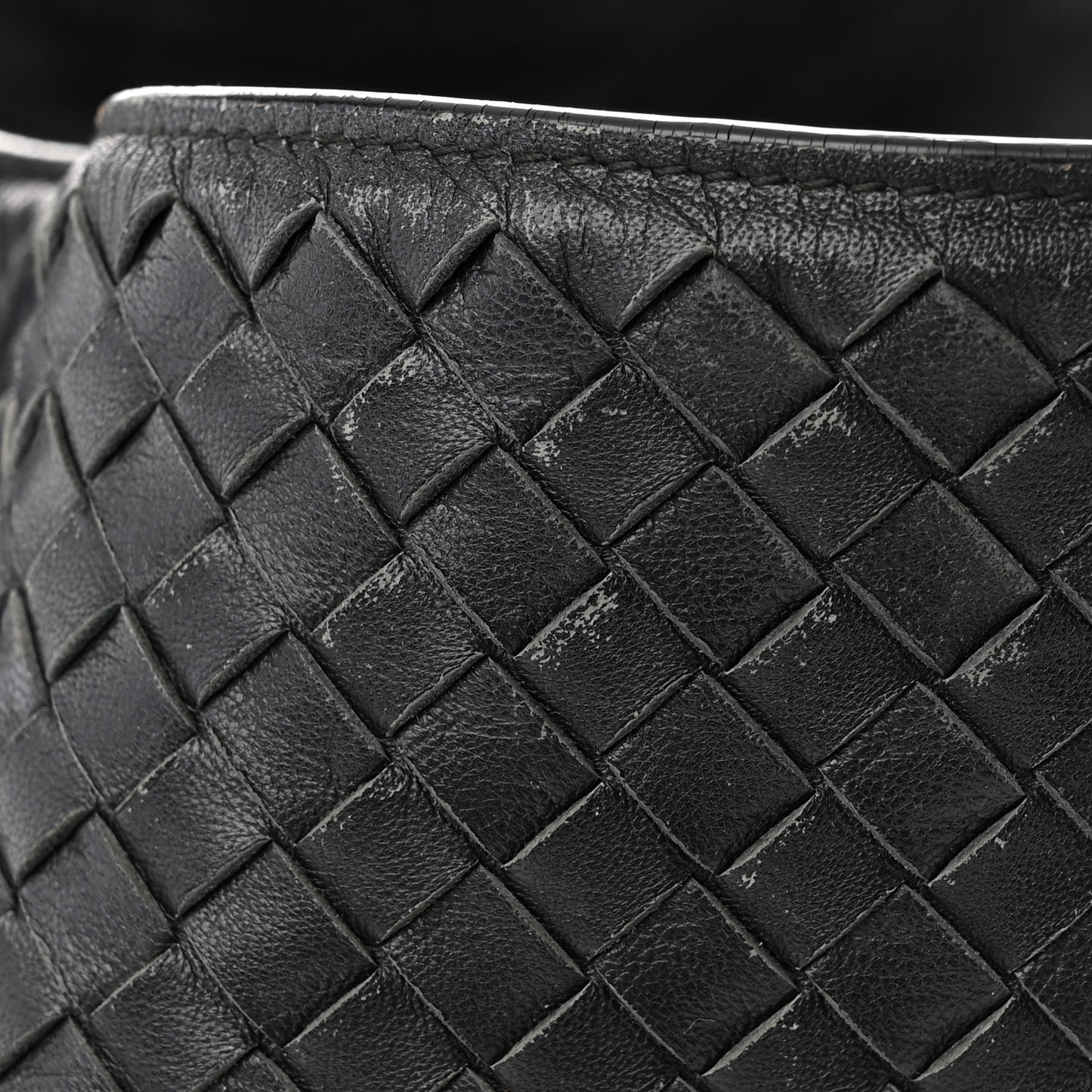 Nappa Intrecciato Medium Loop Black