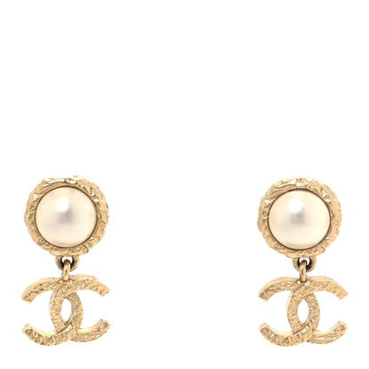 Chanel Pearl Hammered CC Drop Earrings Gold Pearly White 1 of 5