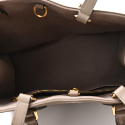 Louis Vuitton Empreinte Monogram Giant Onthego MM Tourterelle Creme 4 of 8