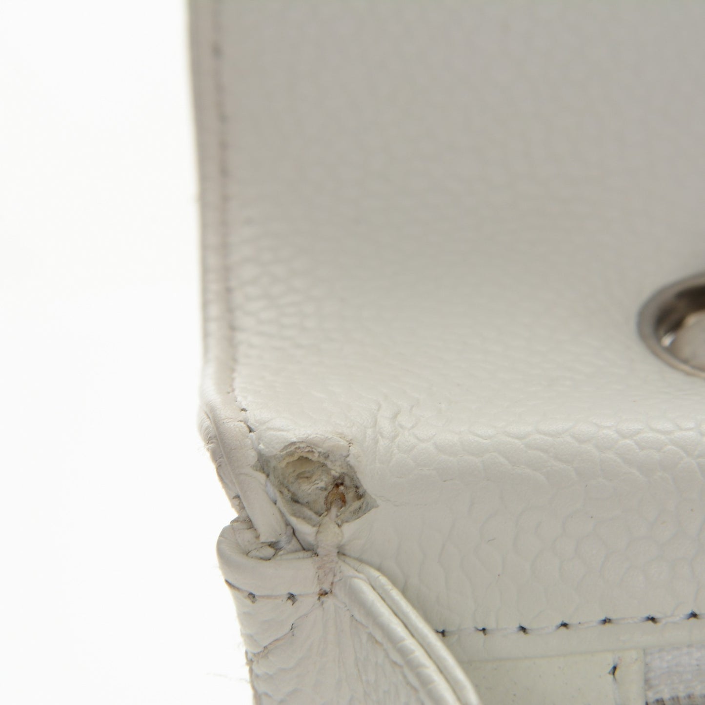 Caviar Quilted Jumbo Single Flap White