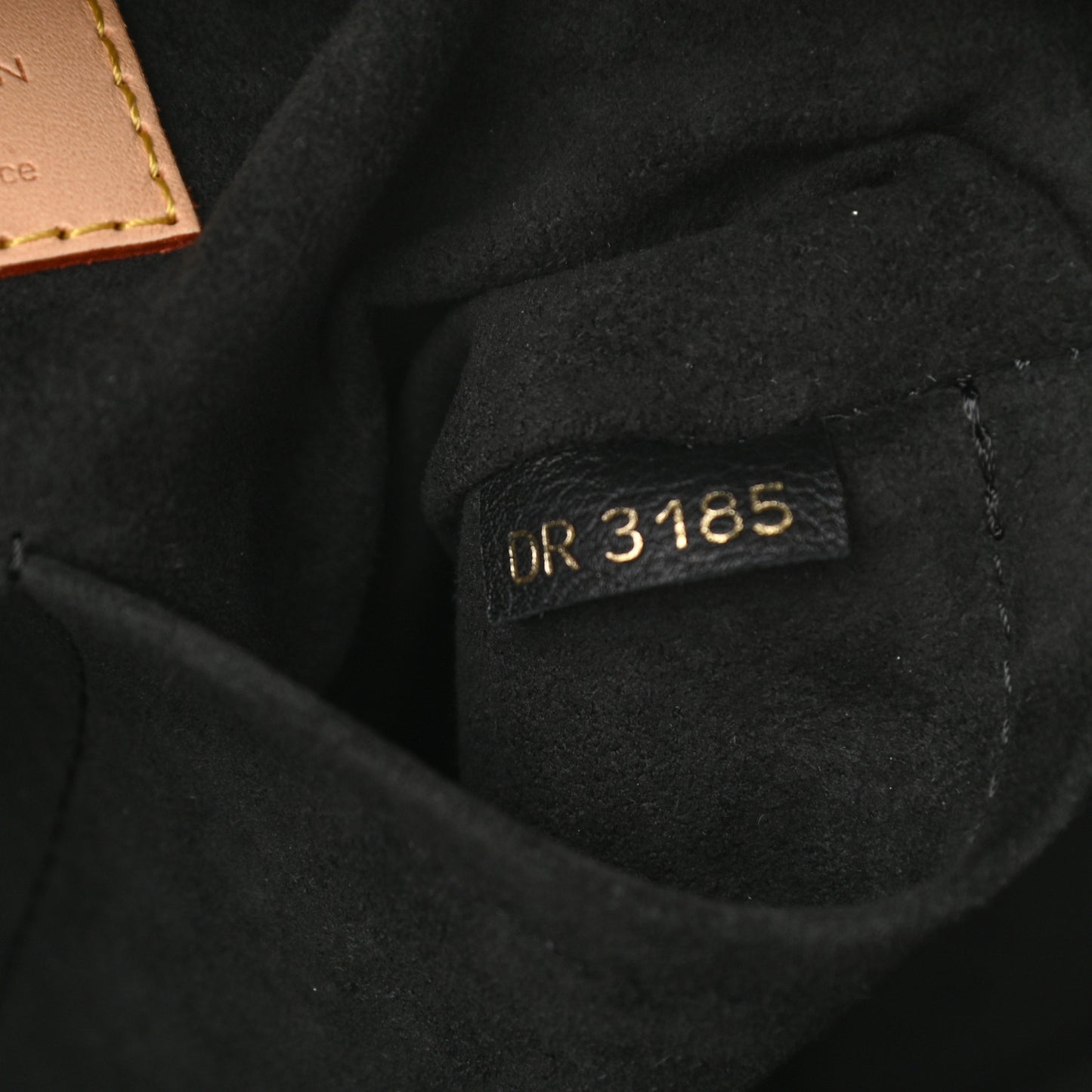 Monogram Gaia Black