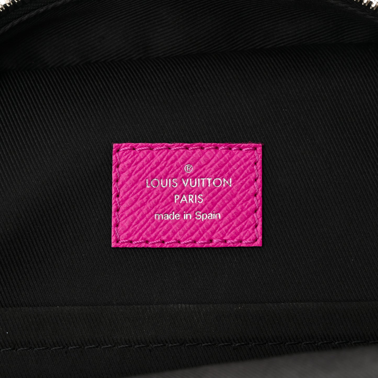 Taigarama Outdoor Slingbag Fuchsia