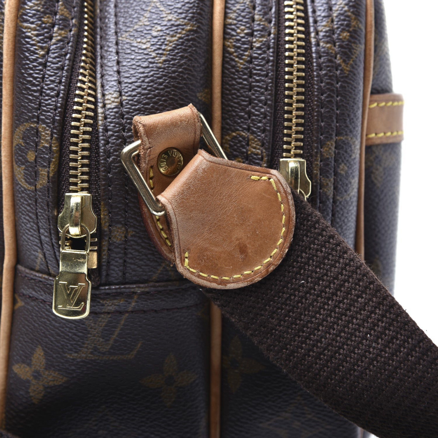 Louis Vuitton Monogram Reporter PM 13 of 17