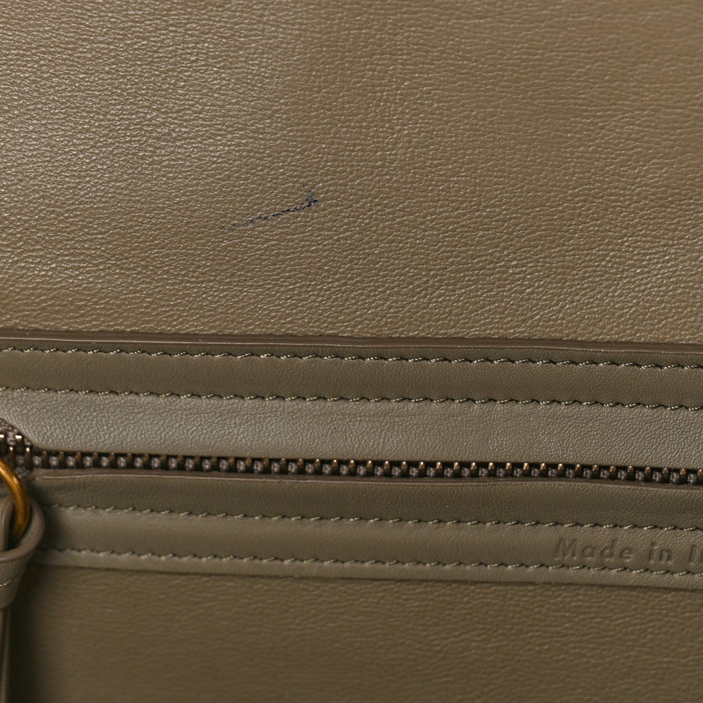 Crocodile Embossed Nubuck Medium Phantom Luggage Beige