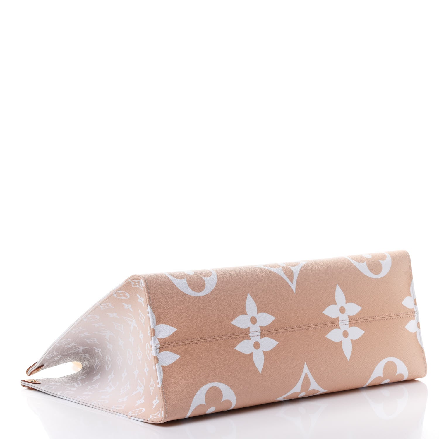 Louis Vuitton Monogram Giant By The Pool Onthego GM Brume 3 of 4