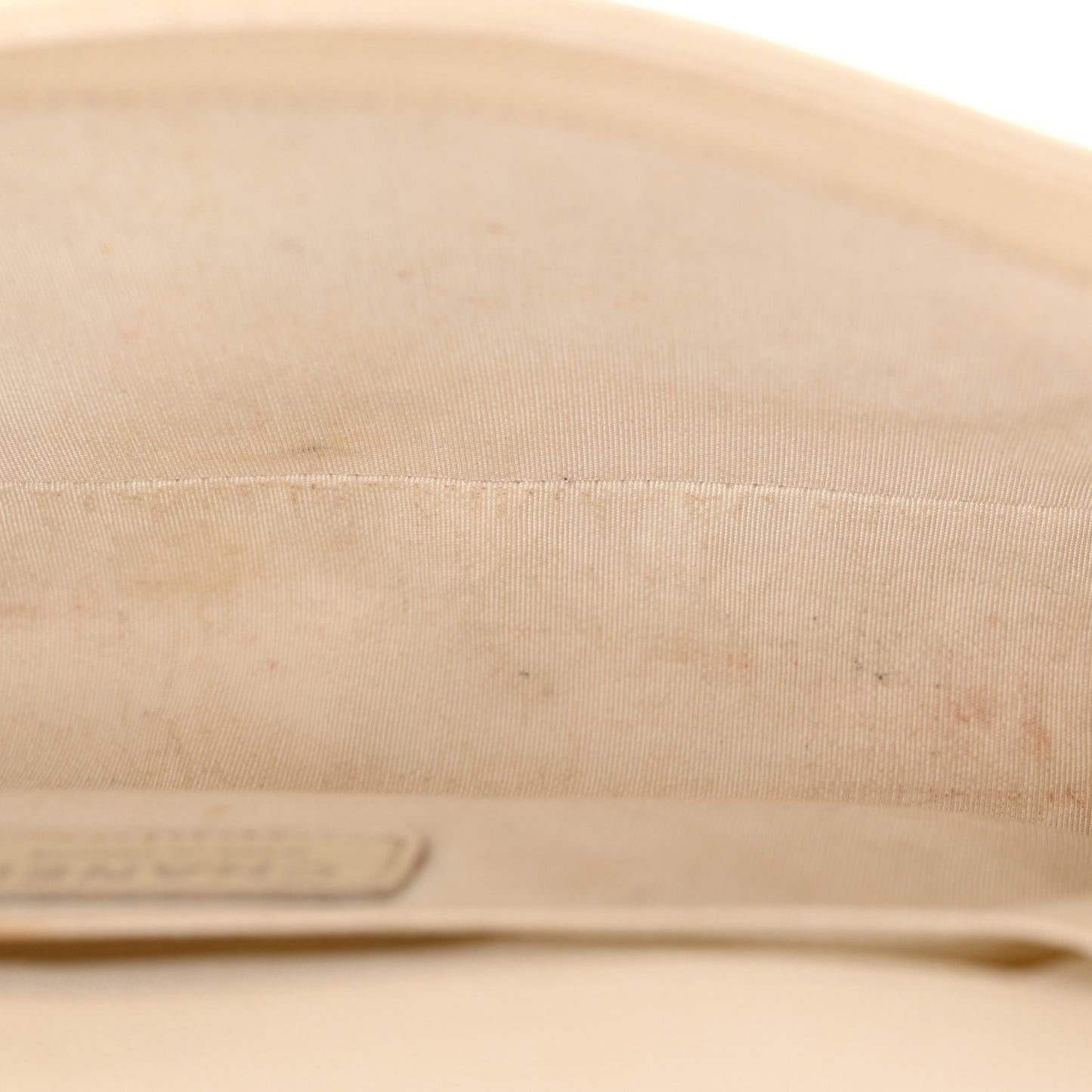 Caviar Quilted Medium Boy Flap Ivory