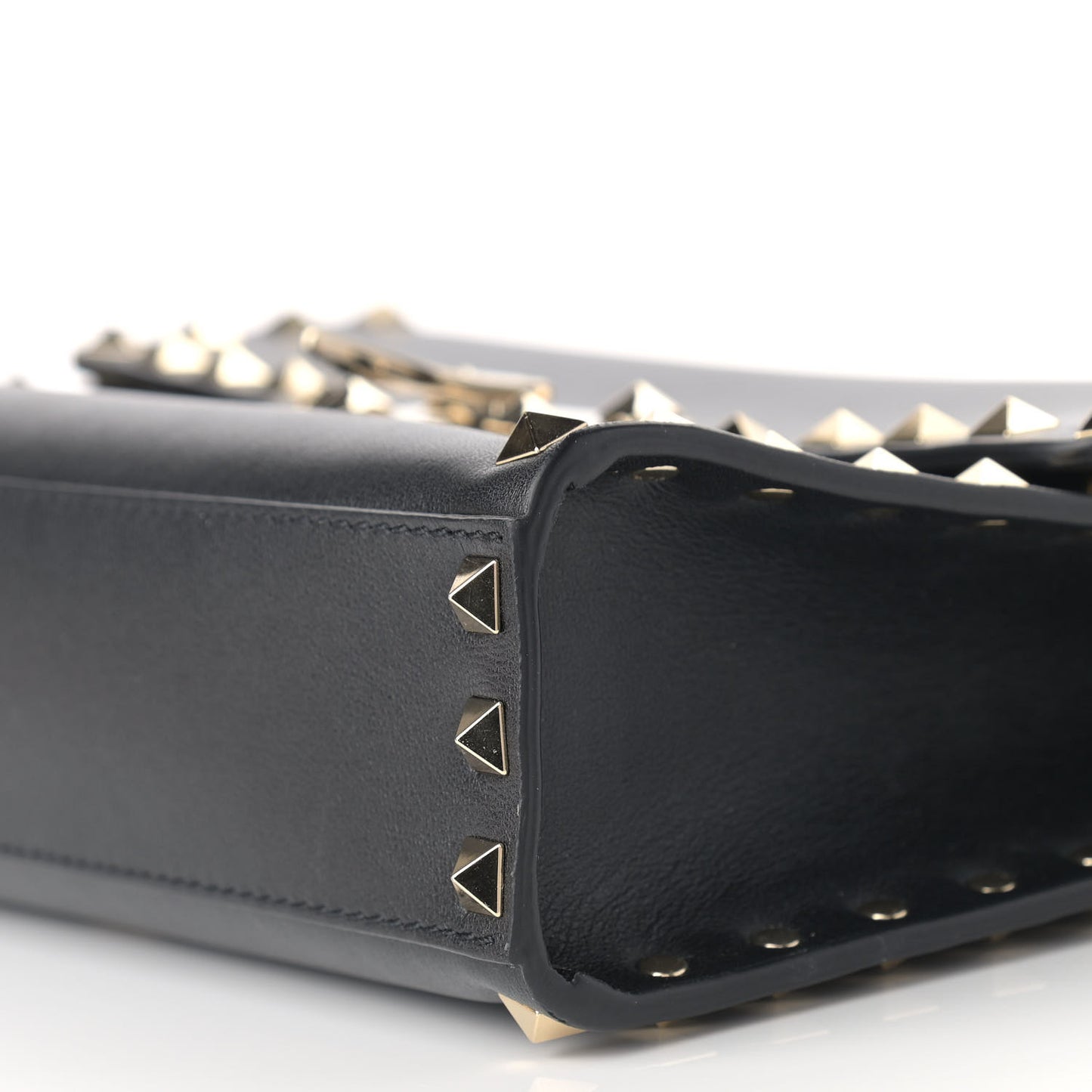 Vitello Medium Rockstud Flip Lock Crossbody Bag Black